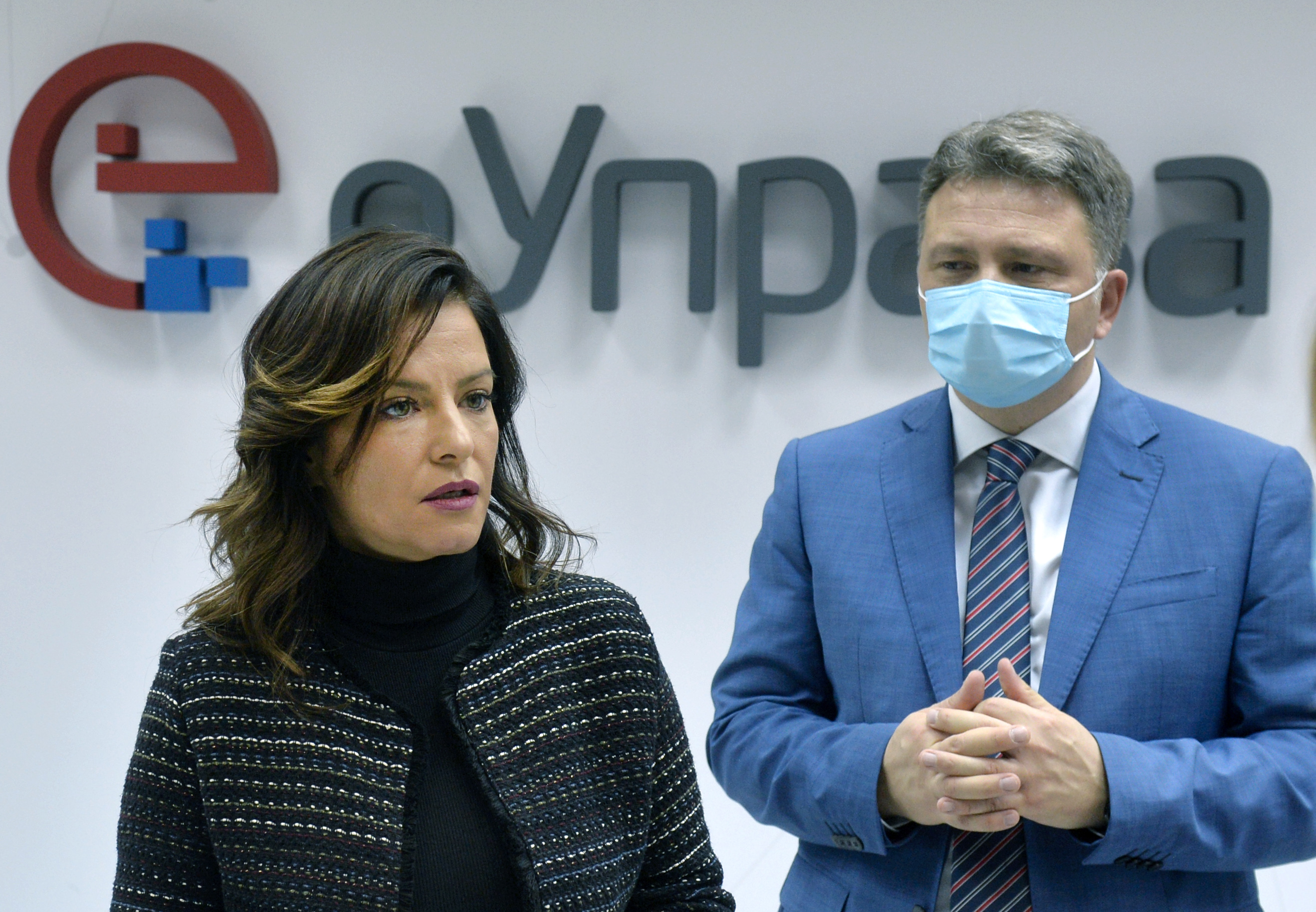 Beograd, 20. novembra 2020.   Ministarka drzavne uprave i lokalne samouporave Marija Obradovic i direktor Kancelarije za IT i eUpravu Mihailo Jovanovic prisustvovali su promociji Centralnog registra stanovnistva. FOTO TANJUG /RADE PRELIC /bs