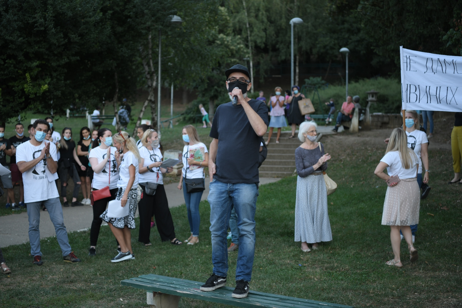 Beograd 04.09.2020. Osnovna škola Ivo Andrić, protest, skup, Darkvud dab, Darkwook Dub Foto: Dragan Mujan/Nova.rs