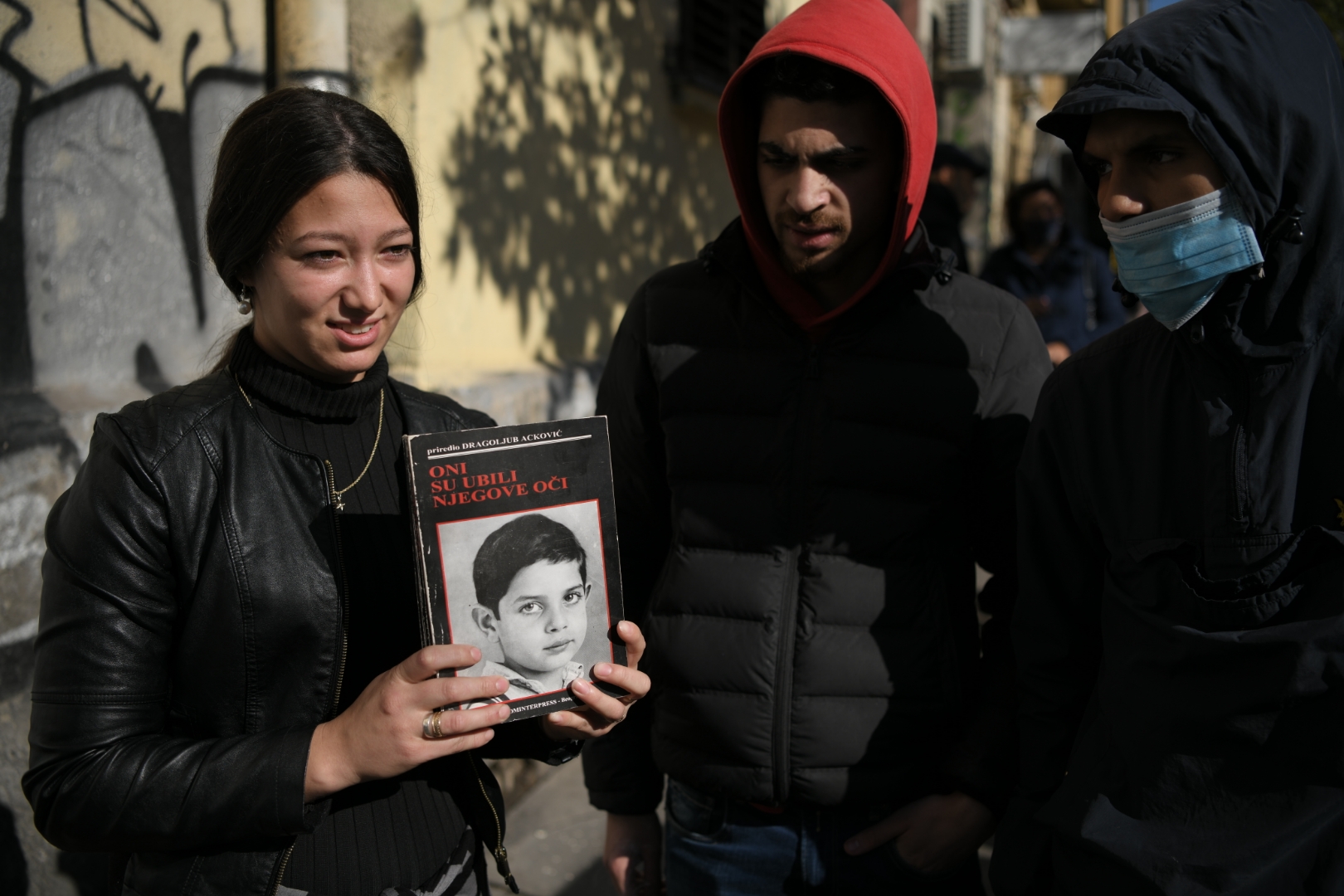 Beograd 18.10.2020. Pomen Dusanu Jovanovicu kojeg su ubili skinhedsi, skinheds, u Beogradskoj ulici, Beogradska 33, Dusan Jovanovic, rom, romi