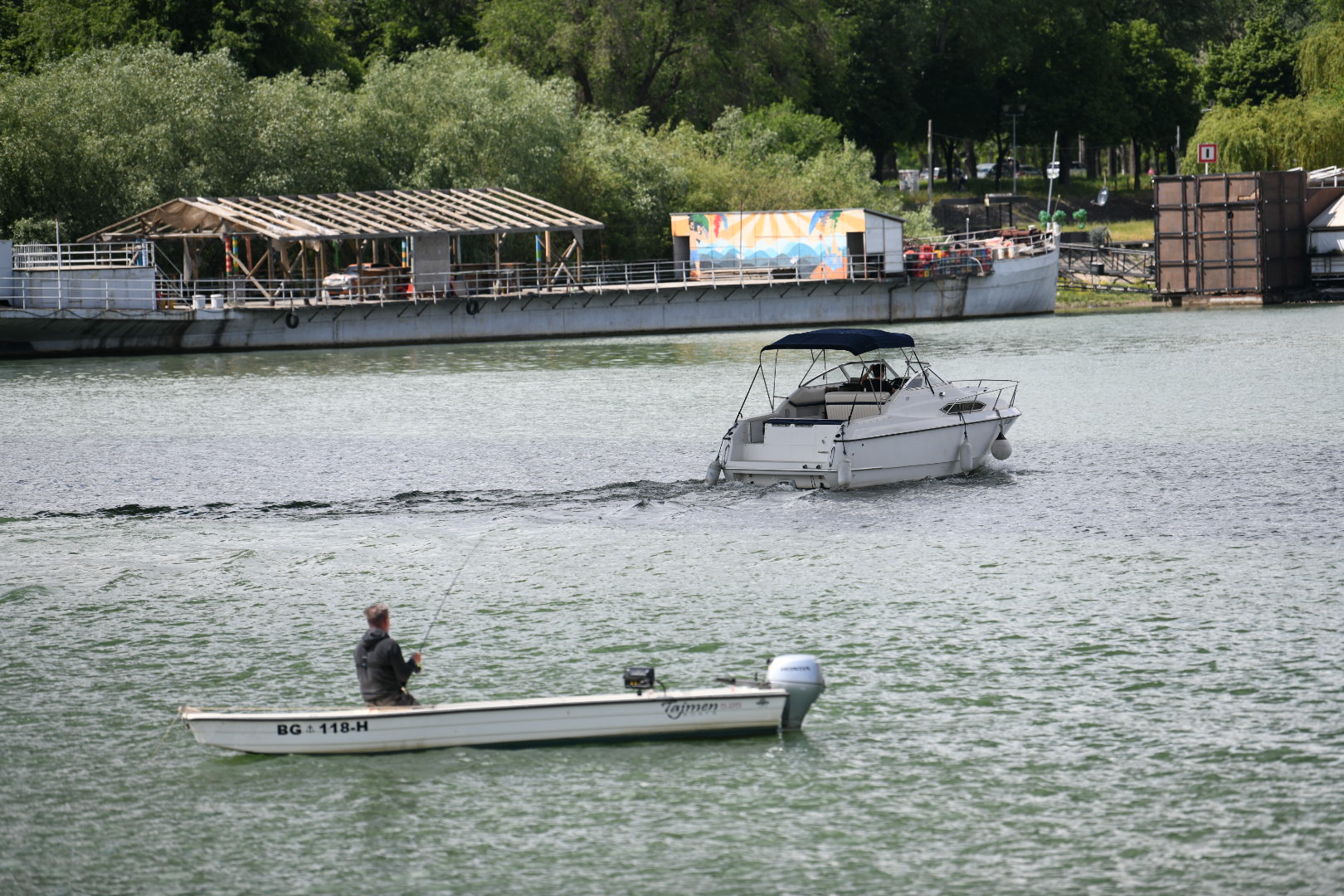 Beograd 30.04.2020 Brankov most, koronavirus, brodić, lep dan, pecanje Foto: Vesna Lalić/Nova.rs