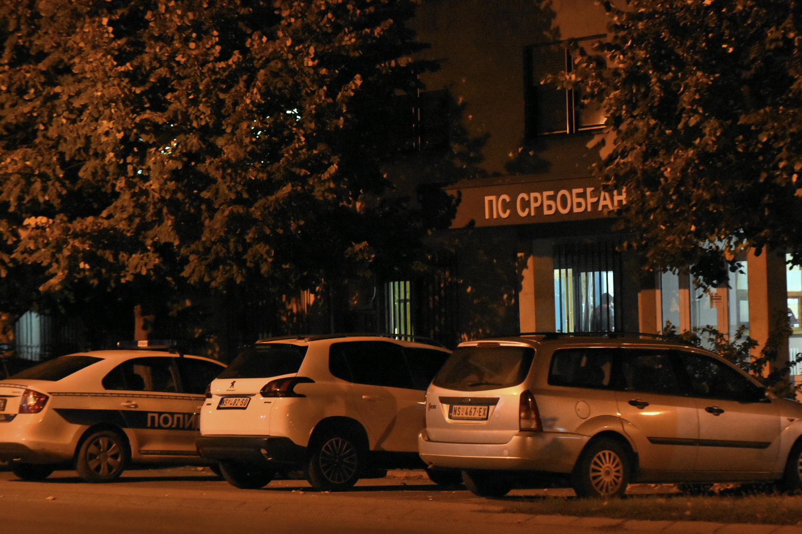 20.10.2020. Srbobran. Bačena bomba na policijsku stanicu u Srbobranu