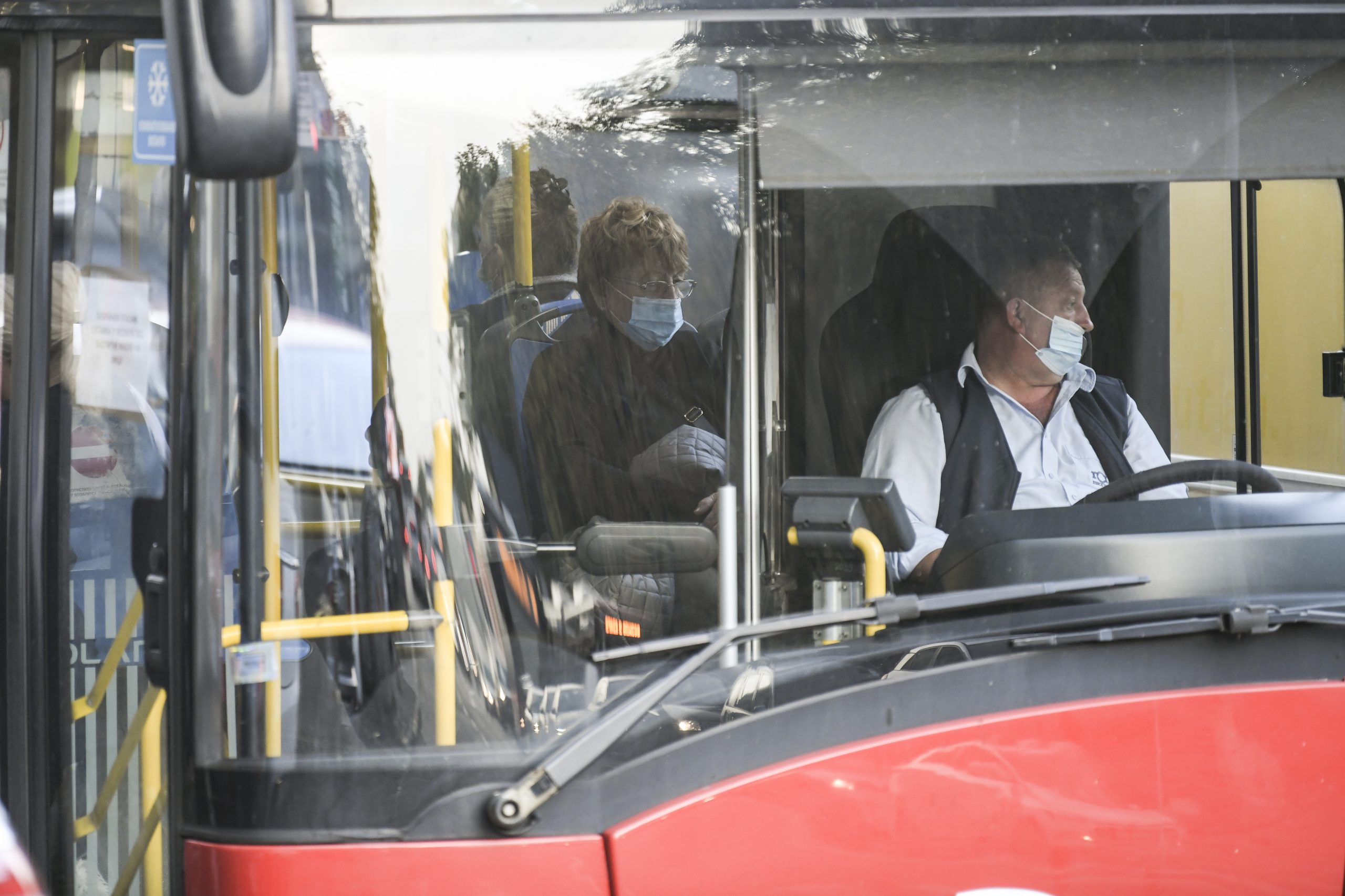 Beograd, 05.10.2020. Jutro, grad, Gsp, Autobus, Koronavirus, maske, maska, kovid, gradski prevoz Foto: Dragan Mujan/Nova.rs
