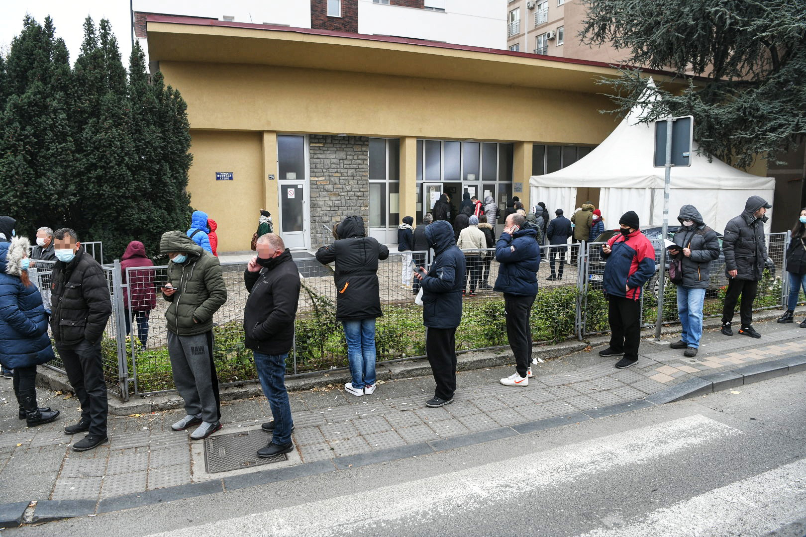 Beograd, 24.11.2020. Koronavirus, Covid 19, Kovid ambulanta, red, redovi, test, testiranje, Vojvode Stepe Voždovac Foto: Vesna Lalić/Nova.rs