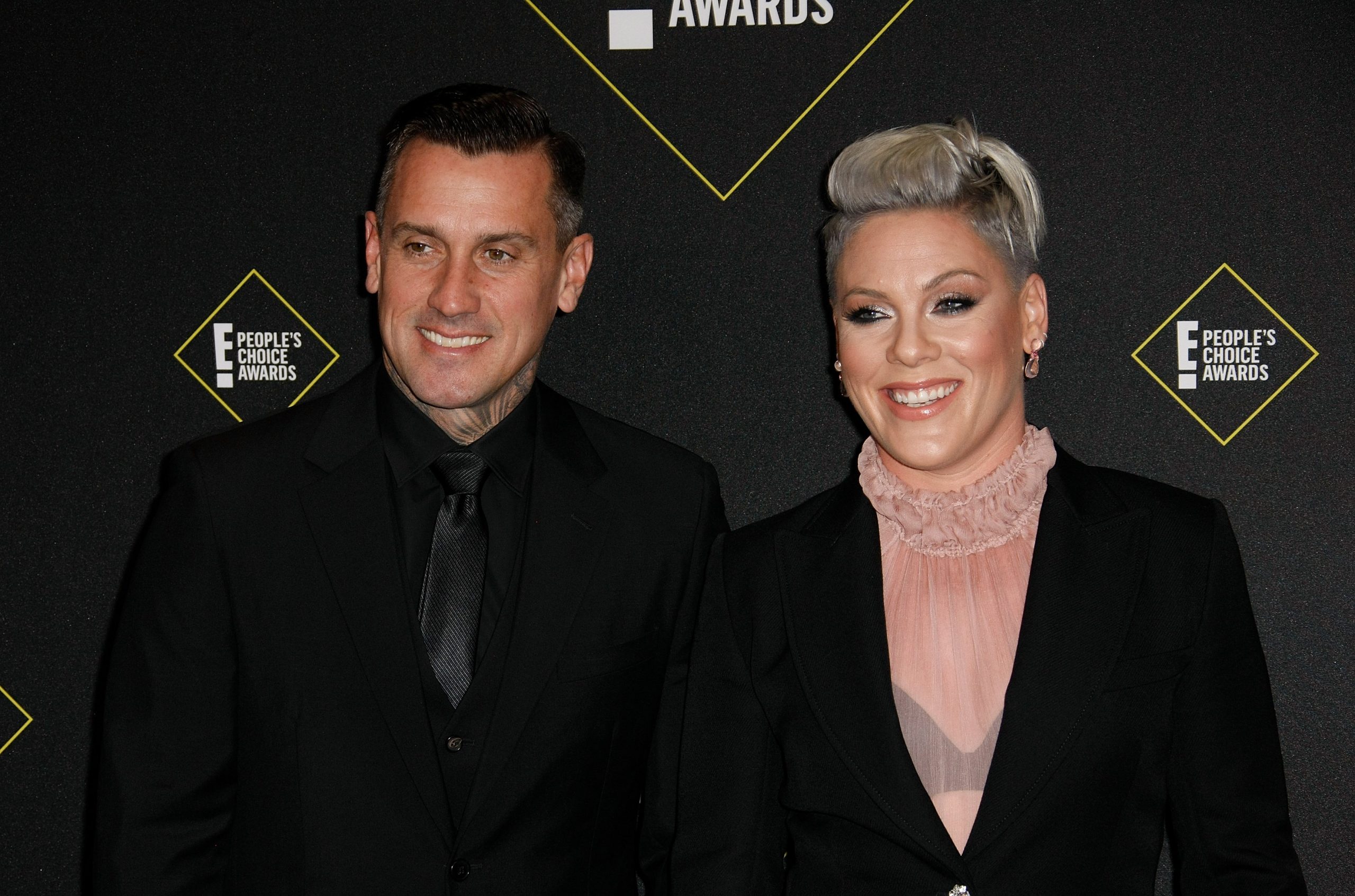 Pink se poslužila i transparentom; Foto: Profimedia.rs