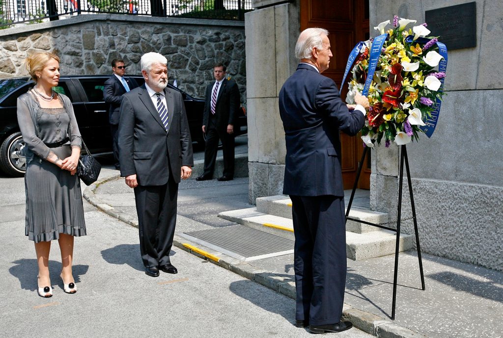 Biden-Ruzica-Djindjic-profimedia-0033050811-1024x689.jpg