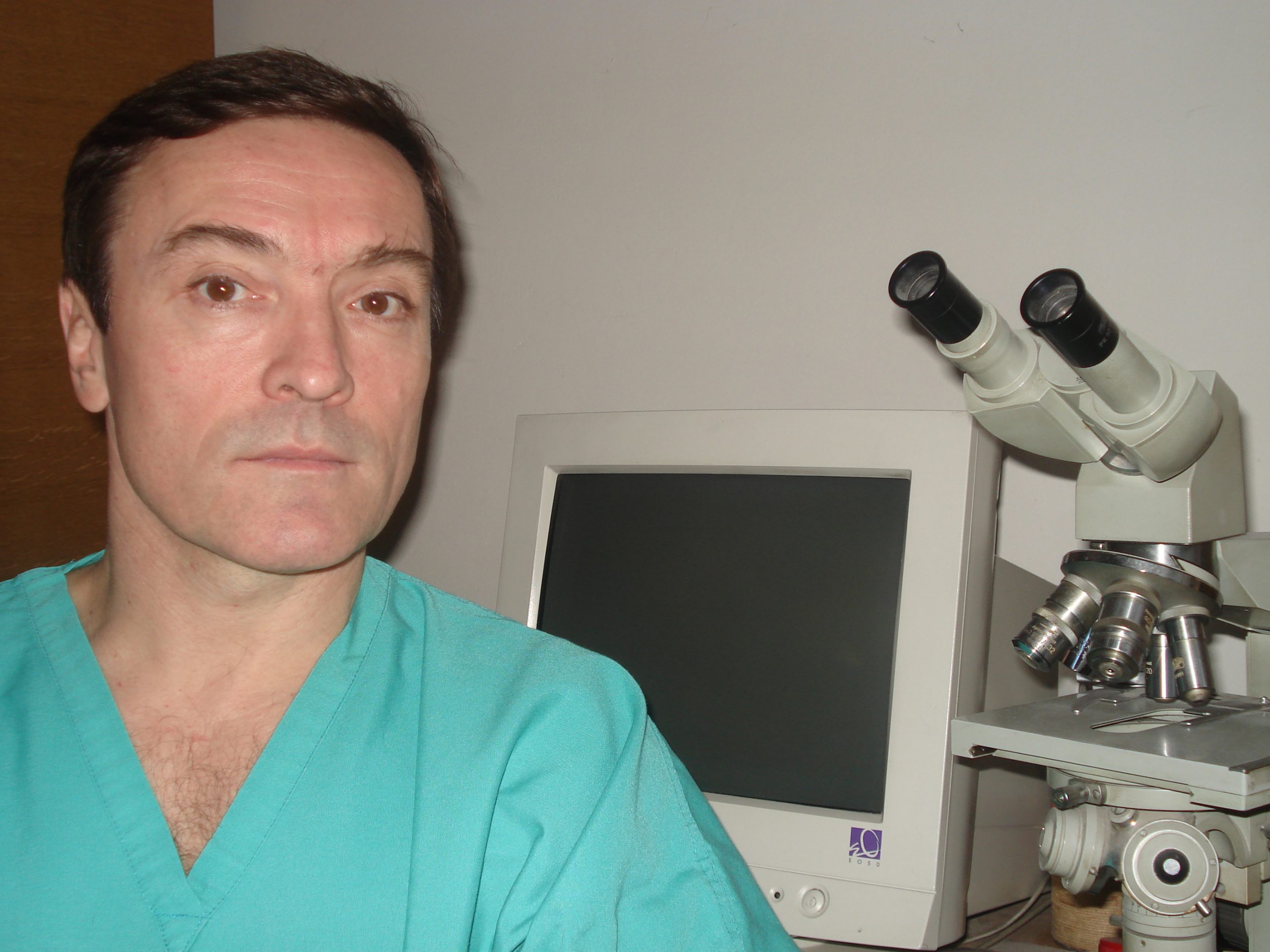 Prof Slobodan Savić,  profesor sudske medicine na Medicinskom i Pravnom fakultetu Univerziteta u Beogradu