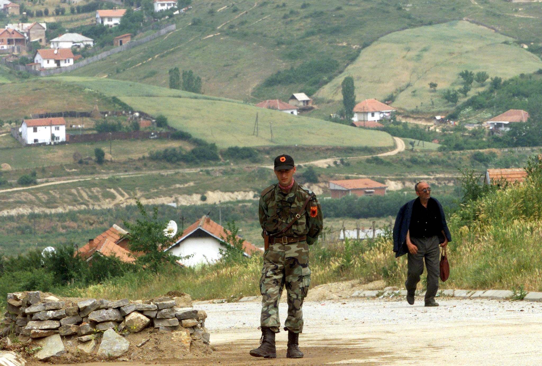 OVK, Oslobodilačka vojska Kosova, vojska Kosova, vojnik, uniforma Foto: EPA-PHOTO/EPA/ANJA NIEDRINGHAUS/stf/nie/cl/ow