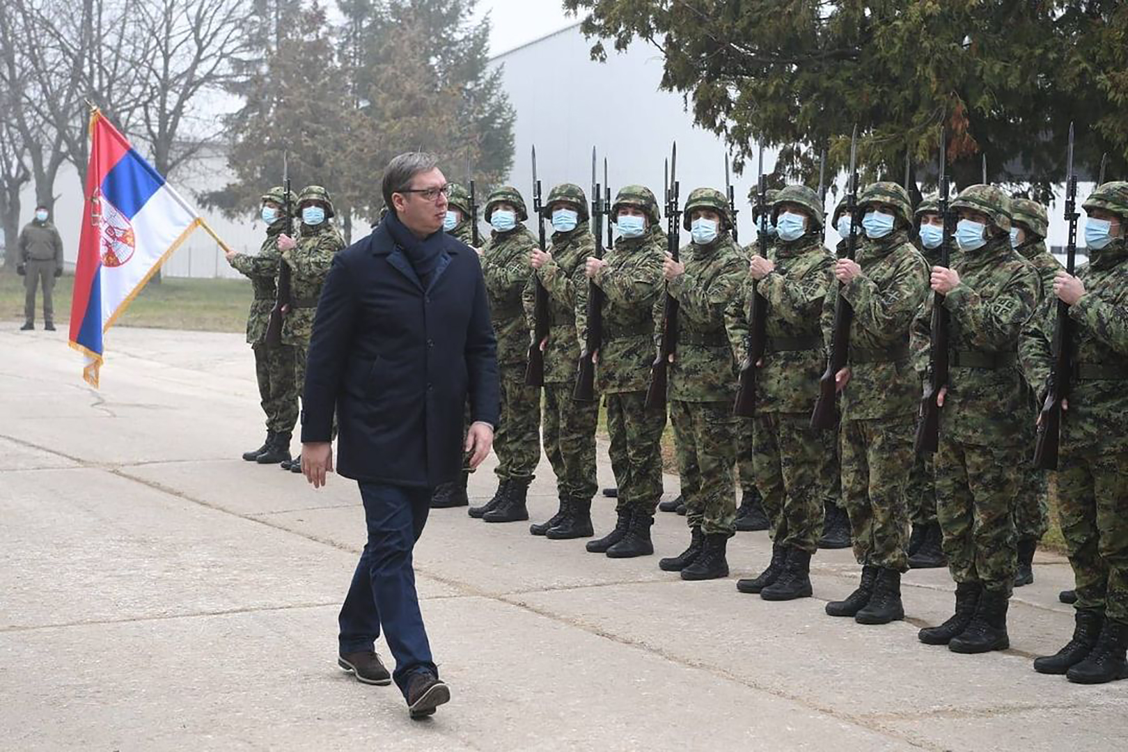 Verified
Predsednik Republike Srbije Aleksandar Vučić prisustvovao je prikazu tenkova T-72MS u Kasarni „Mija Stanimirović“ u Nišu.