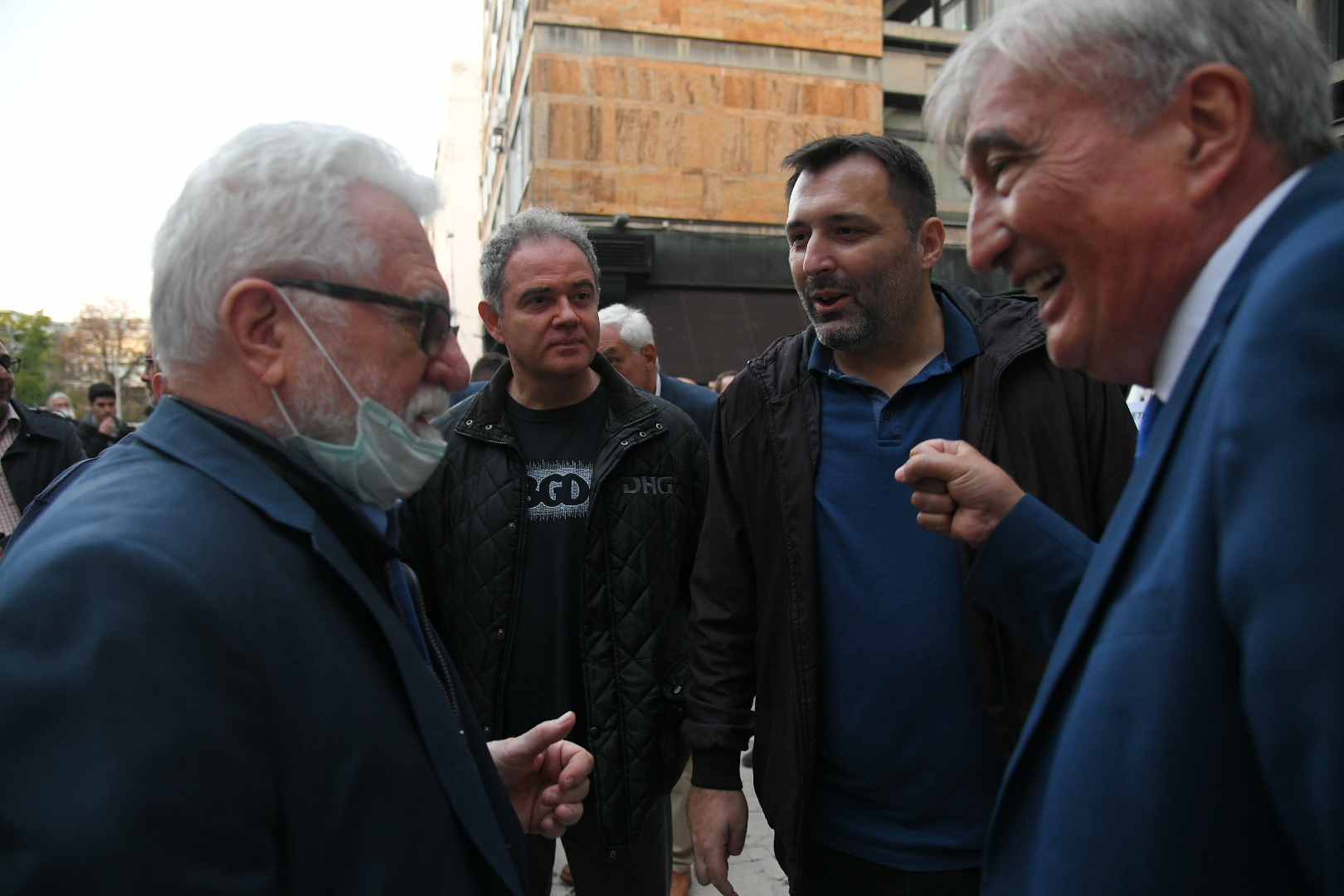 Beograd, 10.10.2020. Protest ispred Filozofskog fakulteta, Plato, Skupština slobodne Srbije, Sloboda za sve!, Okupljanje građana i članova, Zoran Radovanović, Zoran Lutovac, Aleksandar Obradović uzbunjivač, Čedomir Čupić  Foto: Nemanja Jovanović/Nova.rs