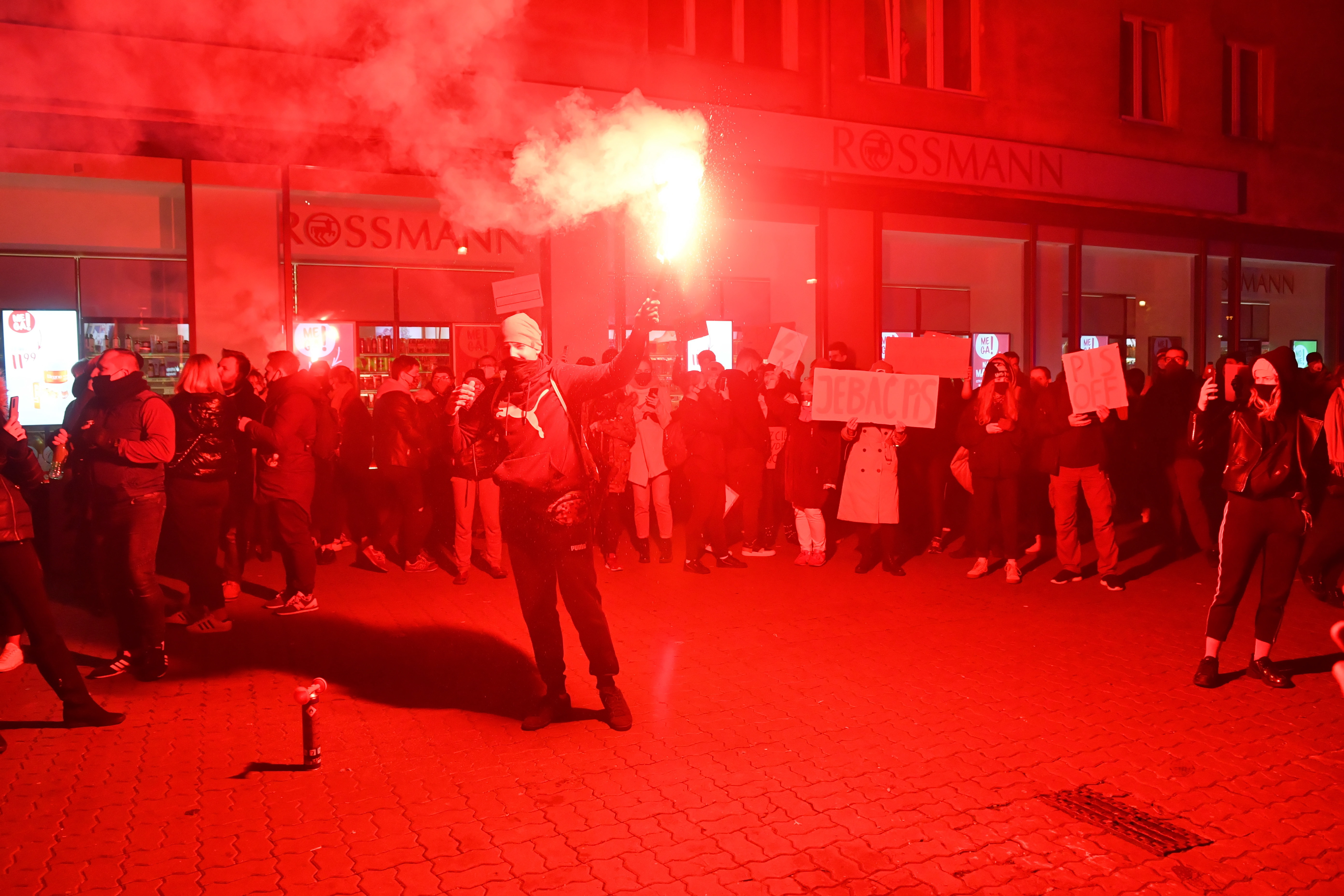 Women's 'March on Warsaw'