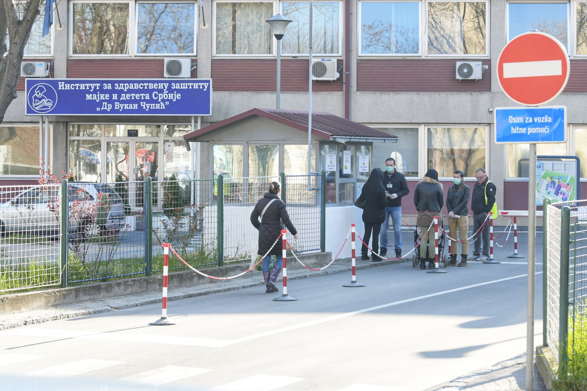 Beograd 17.03.2020. Institut za majku i dete Dr Vukan Čupić, koronavirus, covid-19, zaštitne maske, kontrola Foto:Goran Srdanov/Nova.rs