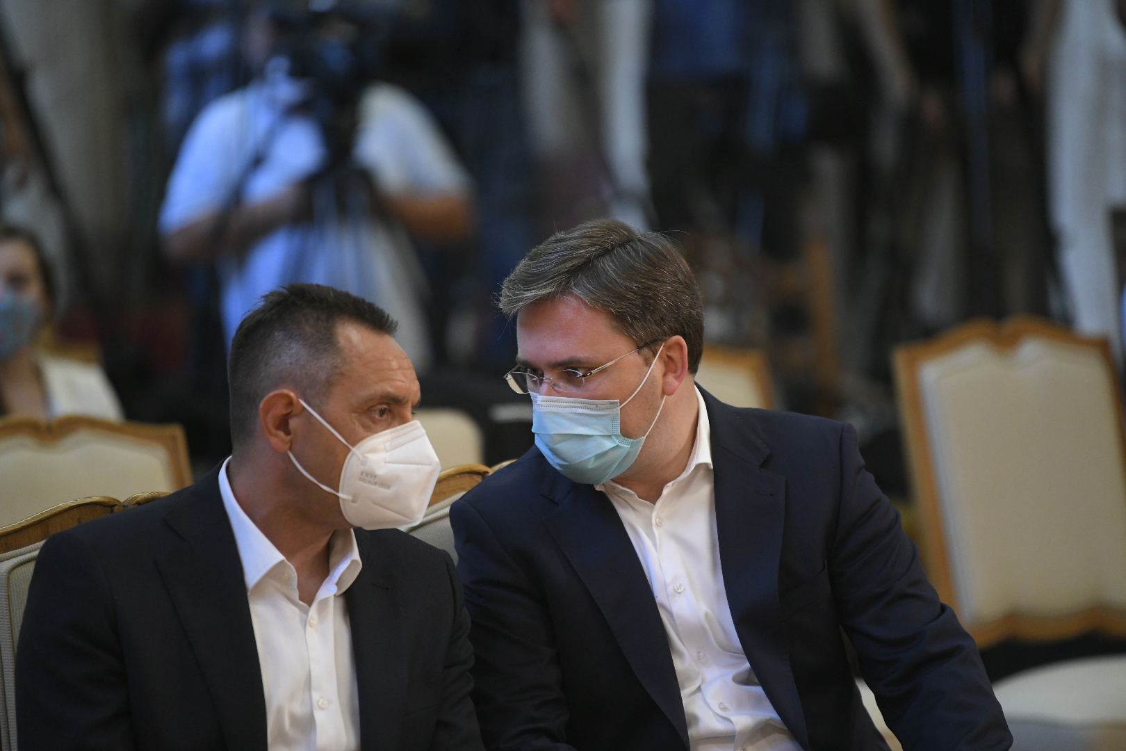 Beograd 07.08.2020. Aleksandar Vulin, Nikola Selaković. Obraćanje predsednika Aleksandra Vučića u Skupštini grada Foto: Nemanja Jovanović/Nova.rs