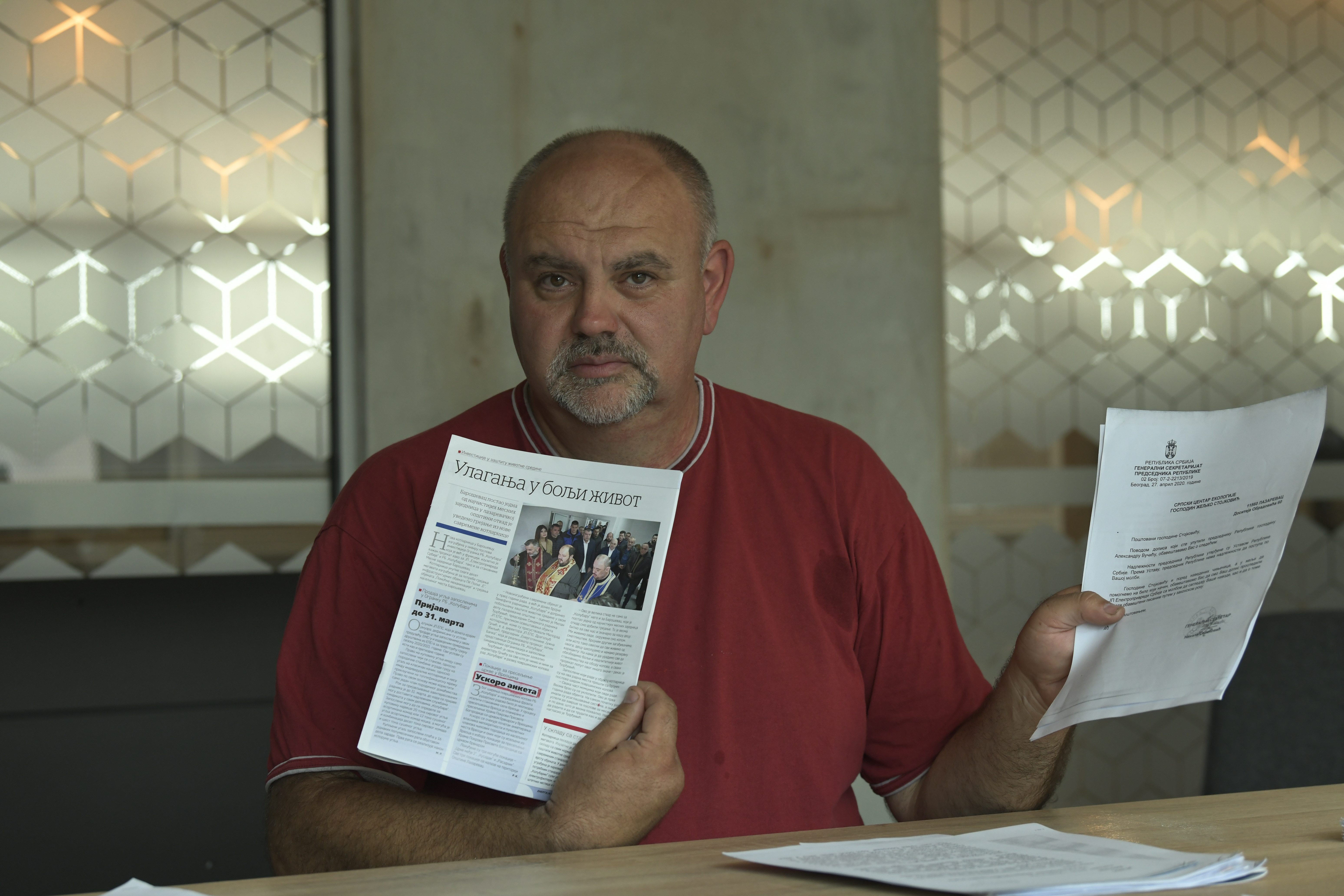 Željko Stojković, uzbunjivač . Zloupotrebe eps u mestu Vreoci, zbog cega se nasao na meti direktora tog preduzeća