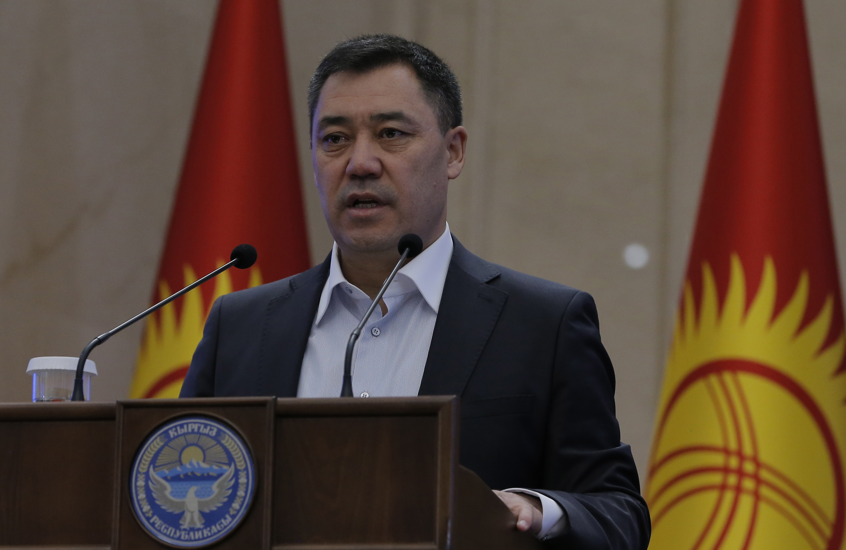 Kyrgyz parliamentary session after president's resignation