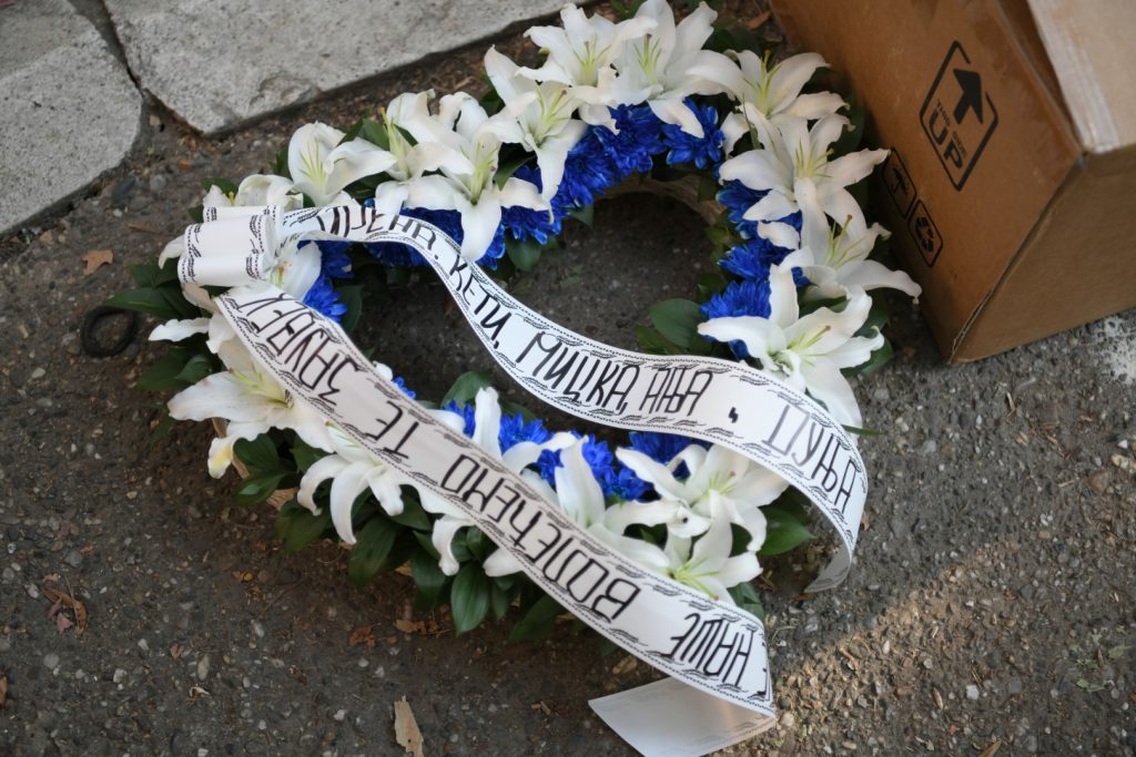 Beograd 11. septembar 2020. Banjica protest, zbog ubistva mladica. Prijatelji ubijenog Filipa L. (18) okupili su se jutros na Banjici u Bulevaru oslobodjenja kako bi skrenuli paznju drzave na obračcne u kojima stradaju deca Foto:Dragan Mujan/Nova.rs