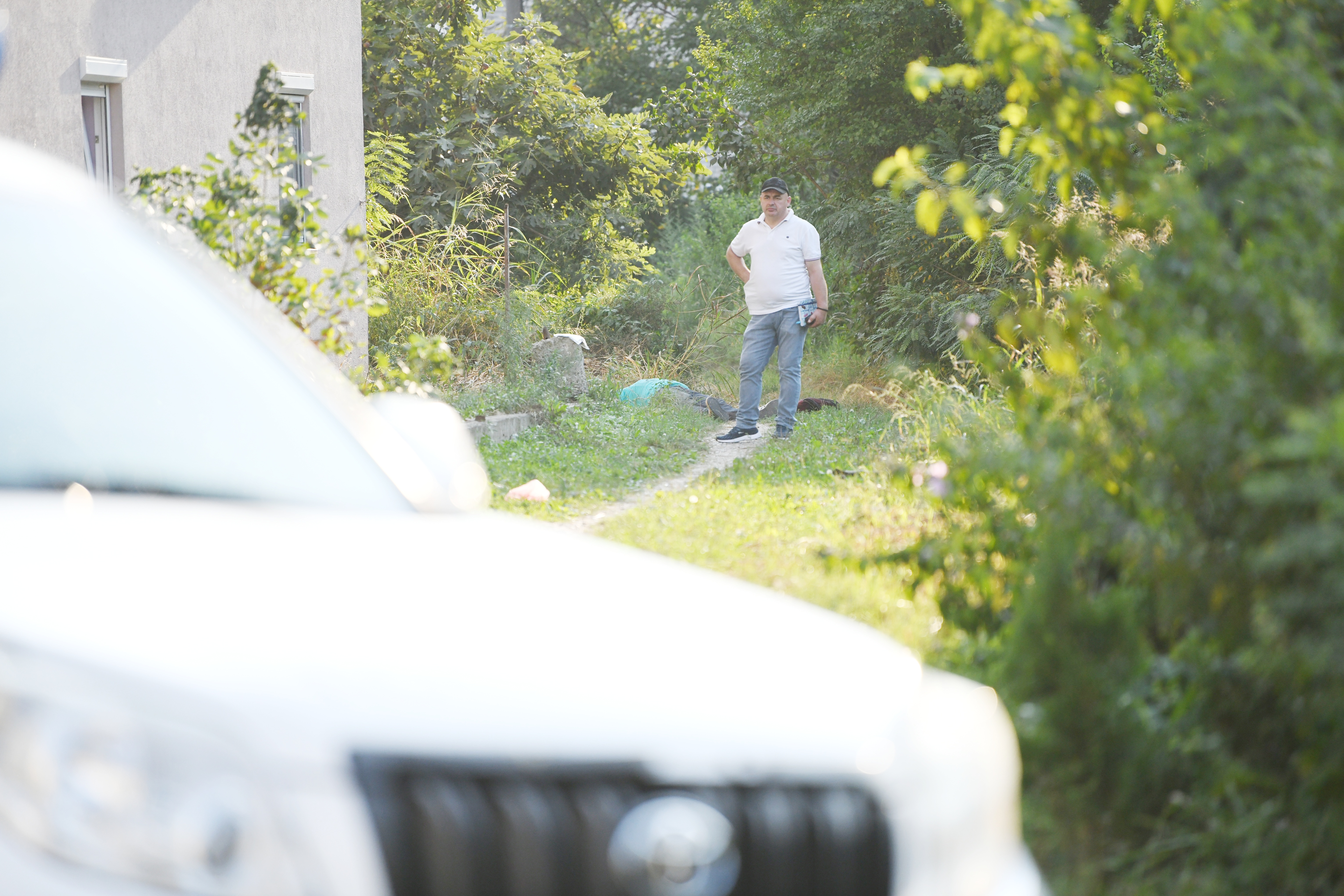 Beograd, 14. septembar 2020.  Borča, Kotež, ubistvo i samoubistvo, majka i sin, policija, uvidjaj Foto:Vesna Lalić/Nova.rs