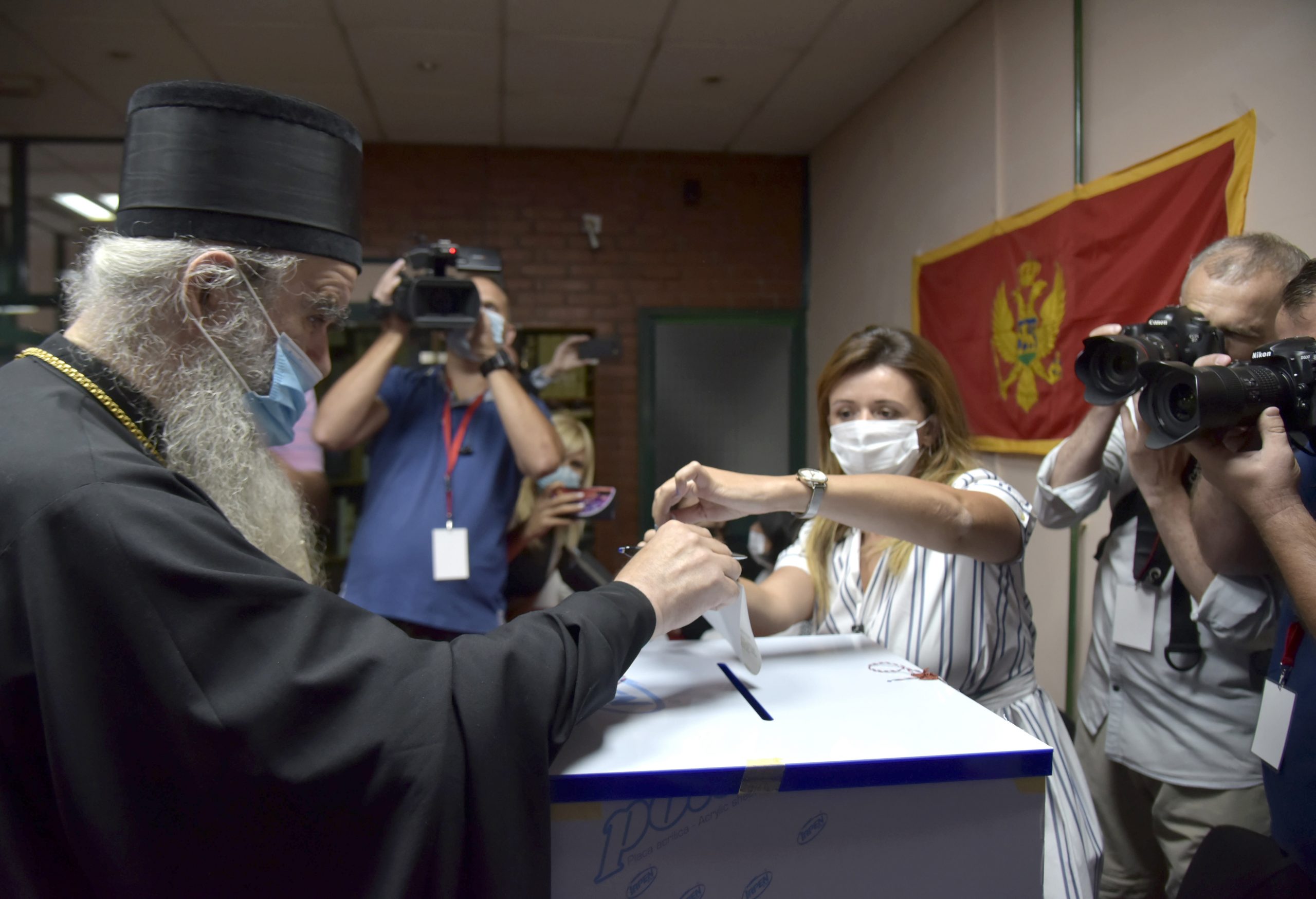 NE KORISTITI FOTOGRAFIJU!!!!
(AP Photo/Risto Bozovic)