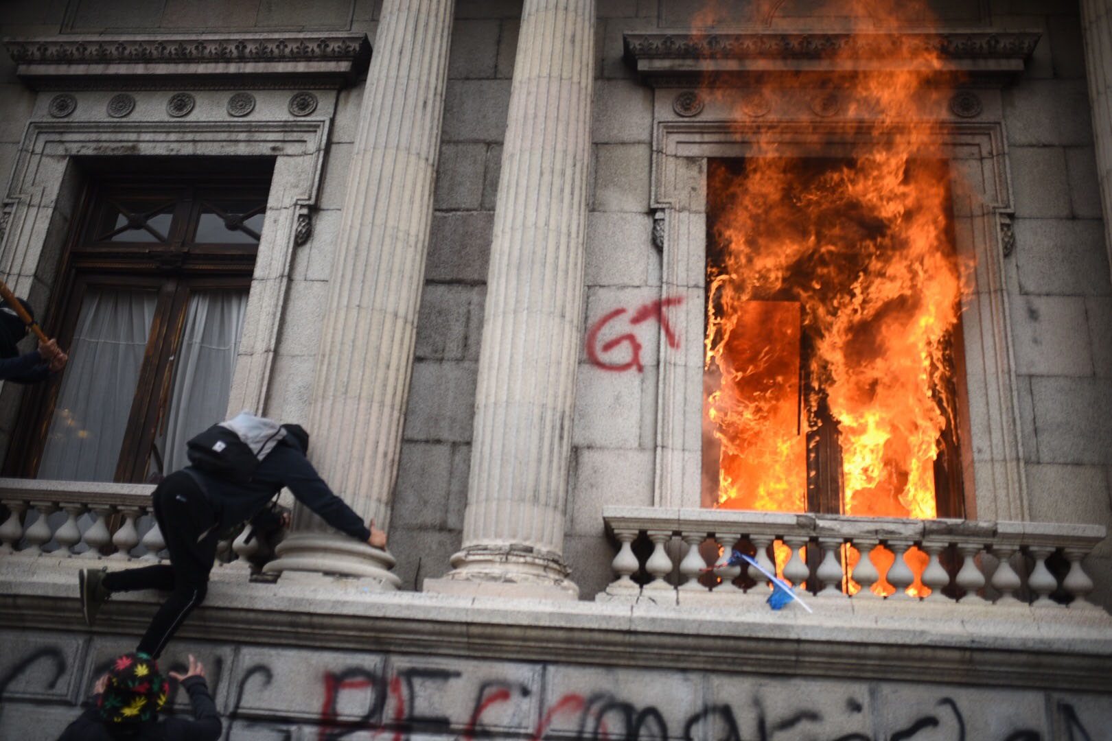 Guatemalan Congress set on fire during anti-government protest