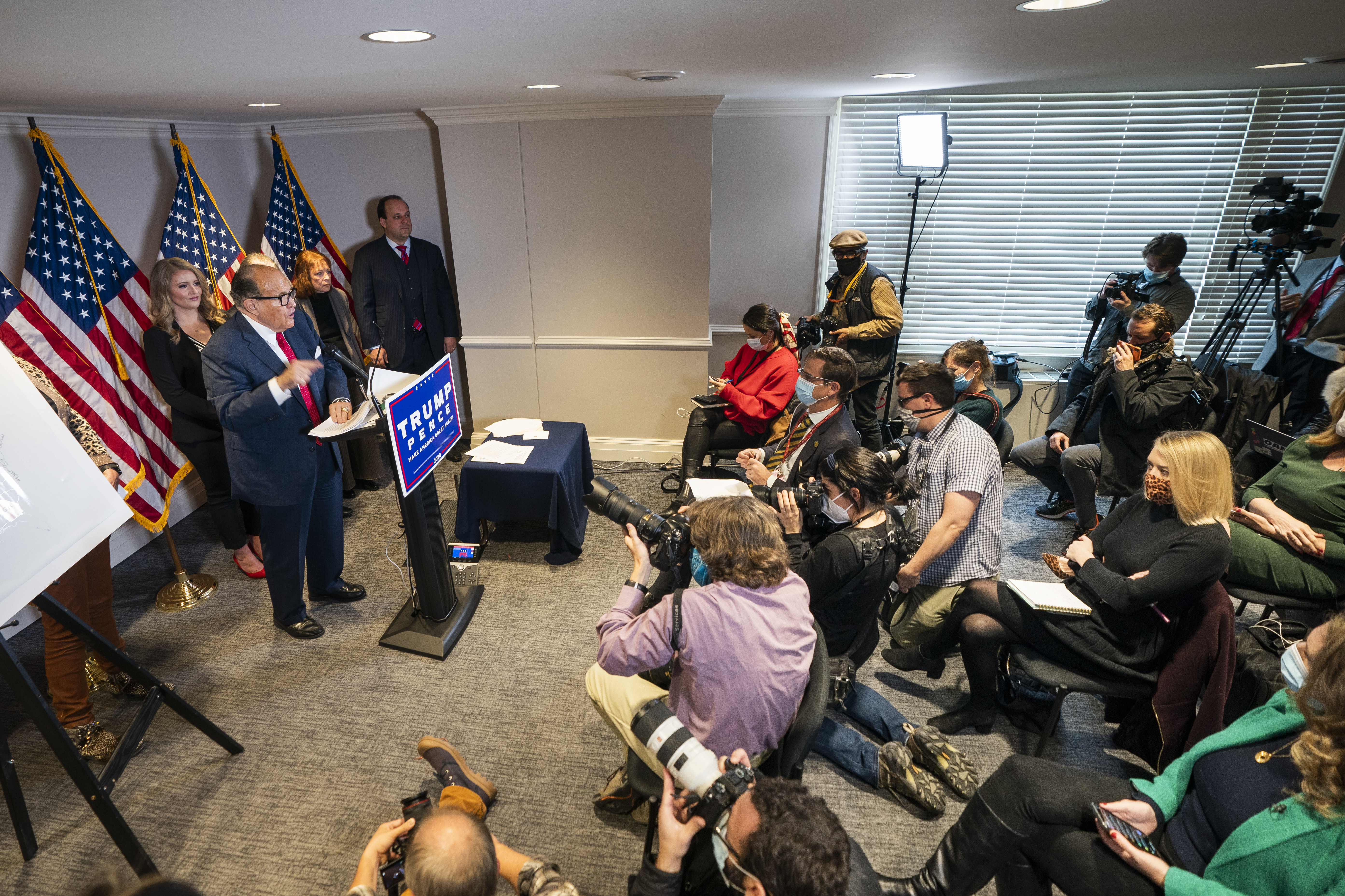 Tramp, Giuliani holds press conference about Trump?s legal challenges to 2020 election