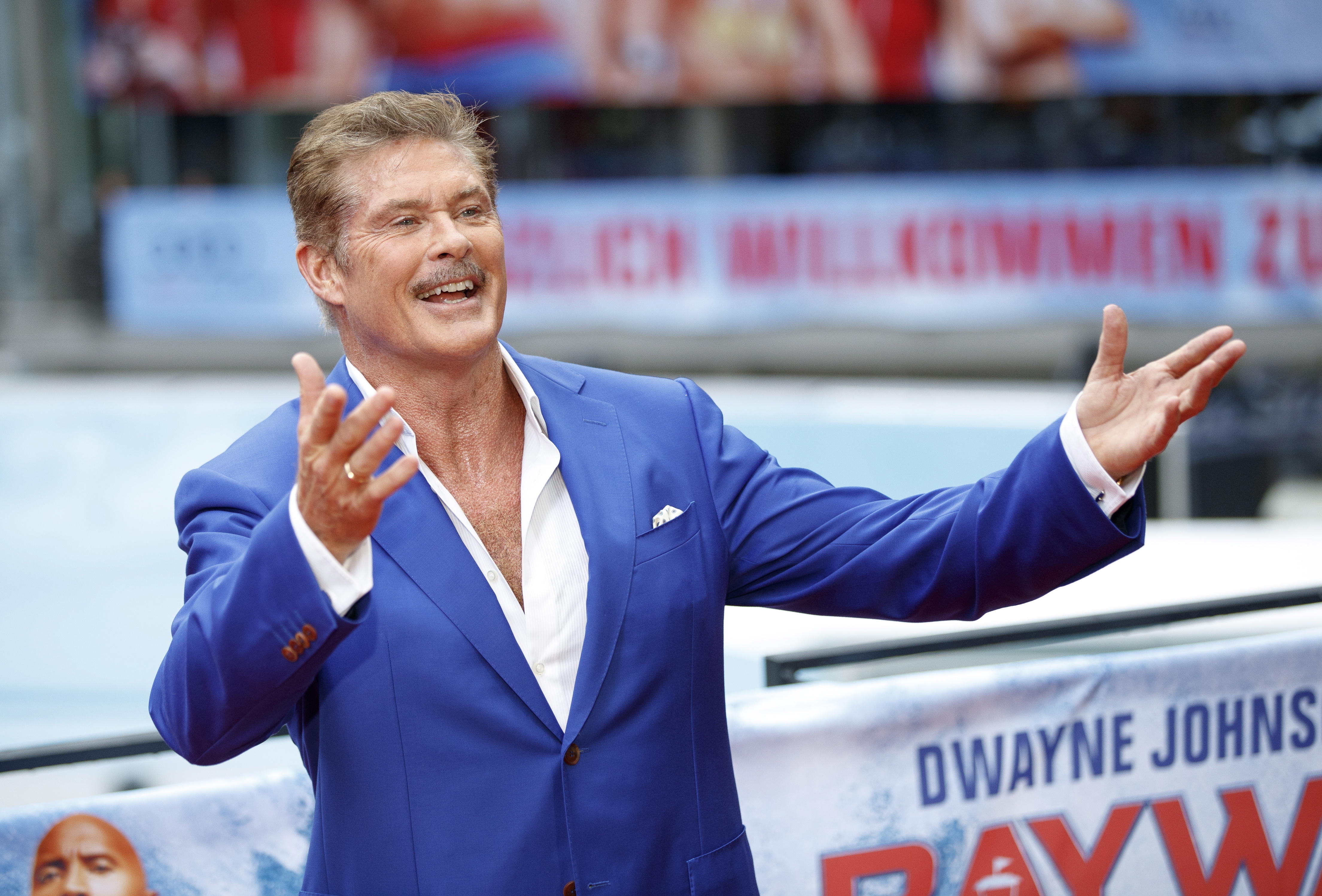 epaselect epa05999732 US actor/castmember David Hasselhoff poses during a photocall for 'Baywatch' in Berlin, Germany, 30 May 2017. The movie will open in German theaters on 01 June.  EPA/CARSTEN KOALL