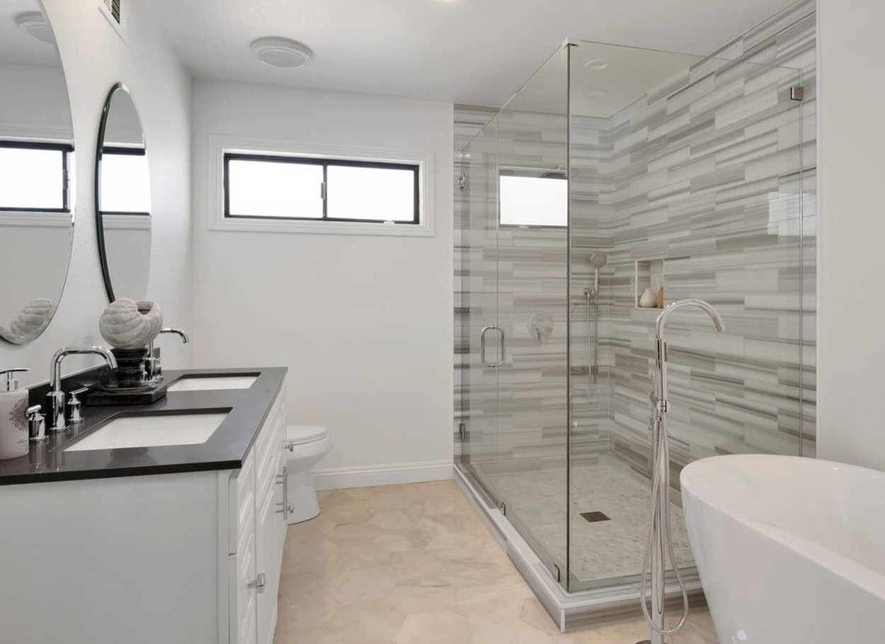 Jennifer Lopez and Alex Rodriguez have splashed out $1.4m on a small cottage in the Los Angeles of suburb of Encino in the San Fernando Valley.