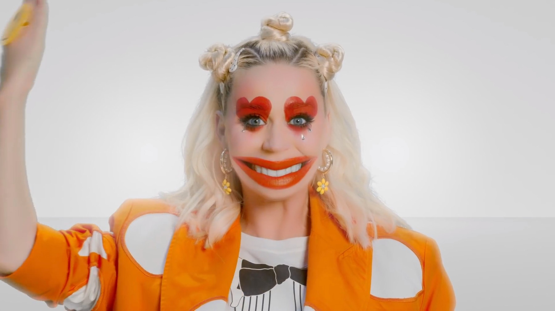 Katy Perry clowns around for new single looking ahead to birth of baby daughter