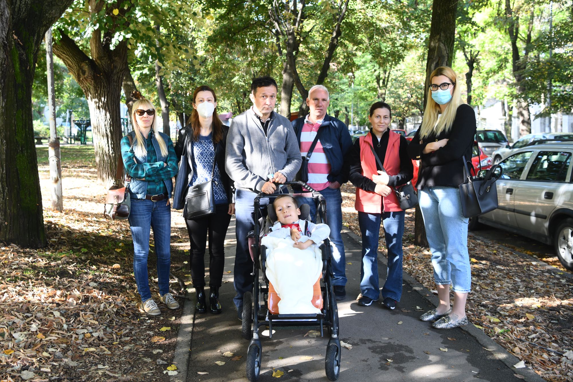 Beograd, 09.10.2020. Protest roditelja bolesne dece ispred RFZO Foto: Goran Srdanov/Nova.rs