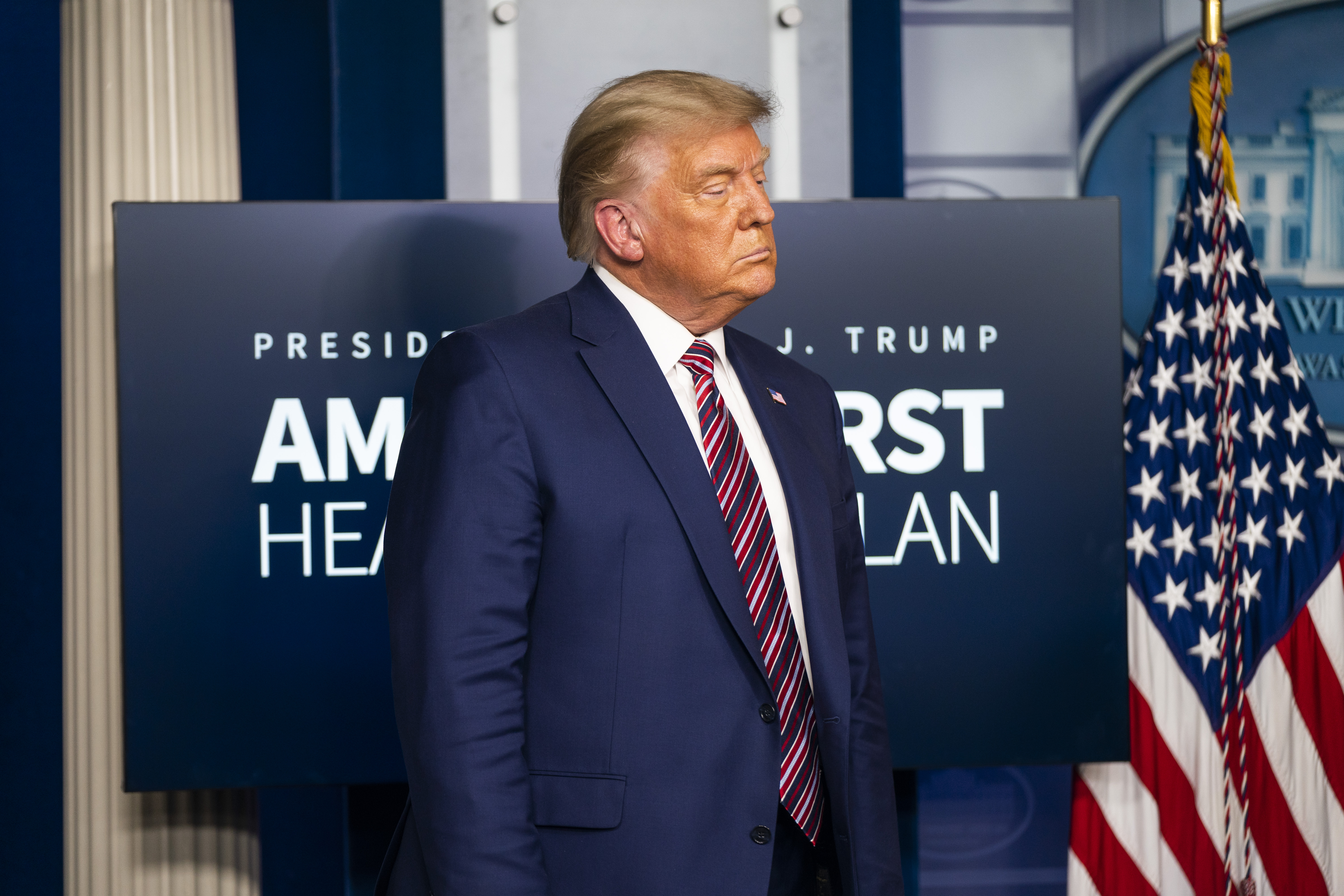 epa08831983 US President Donald J. Trump participates in a press conference about 'delivering lower prescription drug prices for all Americans' in the White House Press Briefing Room in Washington, DC, USA, 20 November 2020.  EPA-EFE/JIM LO SCALZO