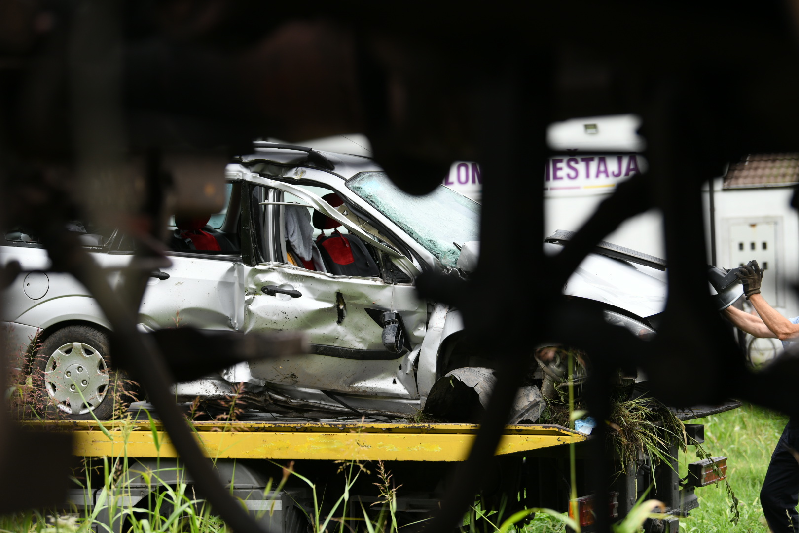 Zminjak, Šabac 25.07.2020. Saobraćajna nesreća , pruga, voz naleteo na auto, muž i žena poginuli, deca povređena Foto: Vesna Lalić/Nova.rs