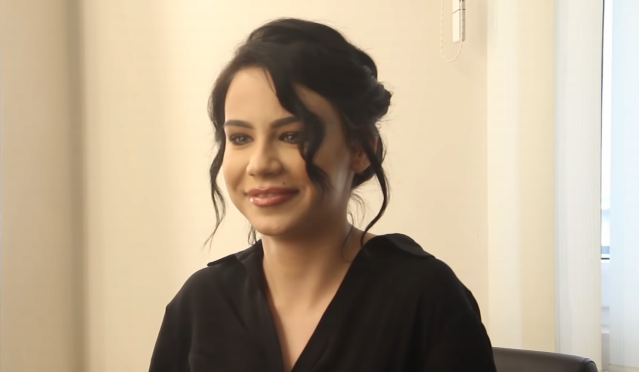 Ajša Kapetanović, pevačica Foto: Printscreen/YouTube/Grand Online