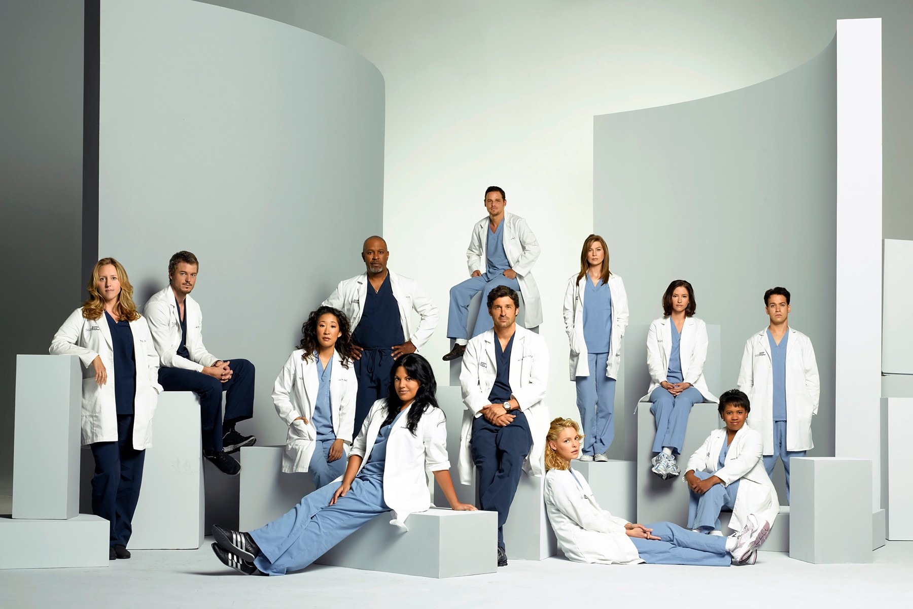 grey's anatomy, Kate Walsh , Isaiah Washington ,Jessica Capshaw,Brooke Smith . Justin Chambers , Patrick Dempsey  , Sandra Oh  , Katherine Heigl , T.R. Knight  , Chandra Wilson   James Pickens, Jr. , Sara Ramirez and Ellen Pompeo