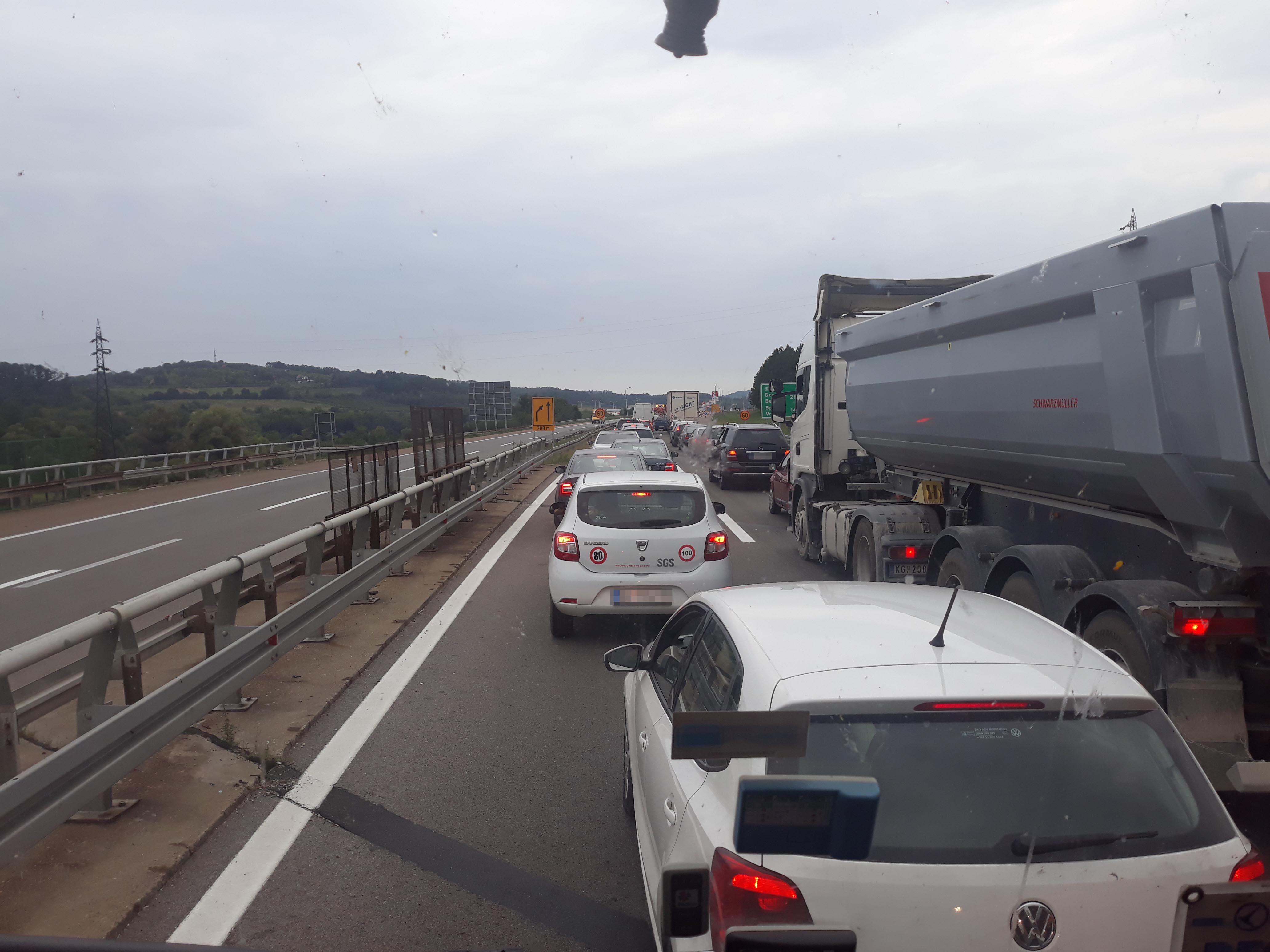 Autoput Niš - Beograd, 500 metara od skretanja za Mladenovac prema Beogradu, kolona, gužva, radovi od Vrčina do Malog Požarevca, radovi na putu, signalizacija, putari Foto: Marko Radonjić/Nova.rs