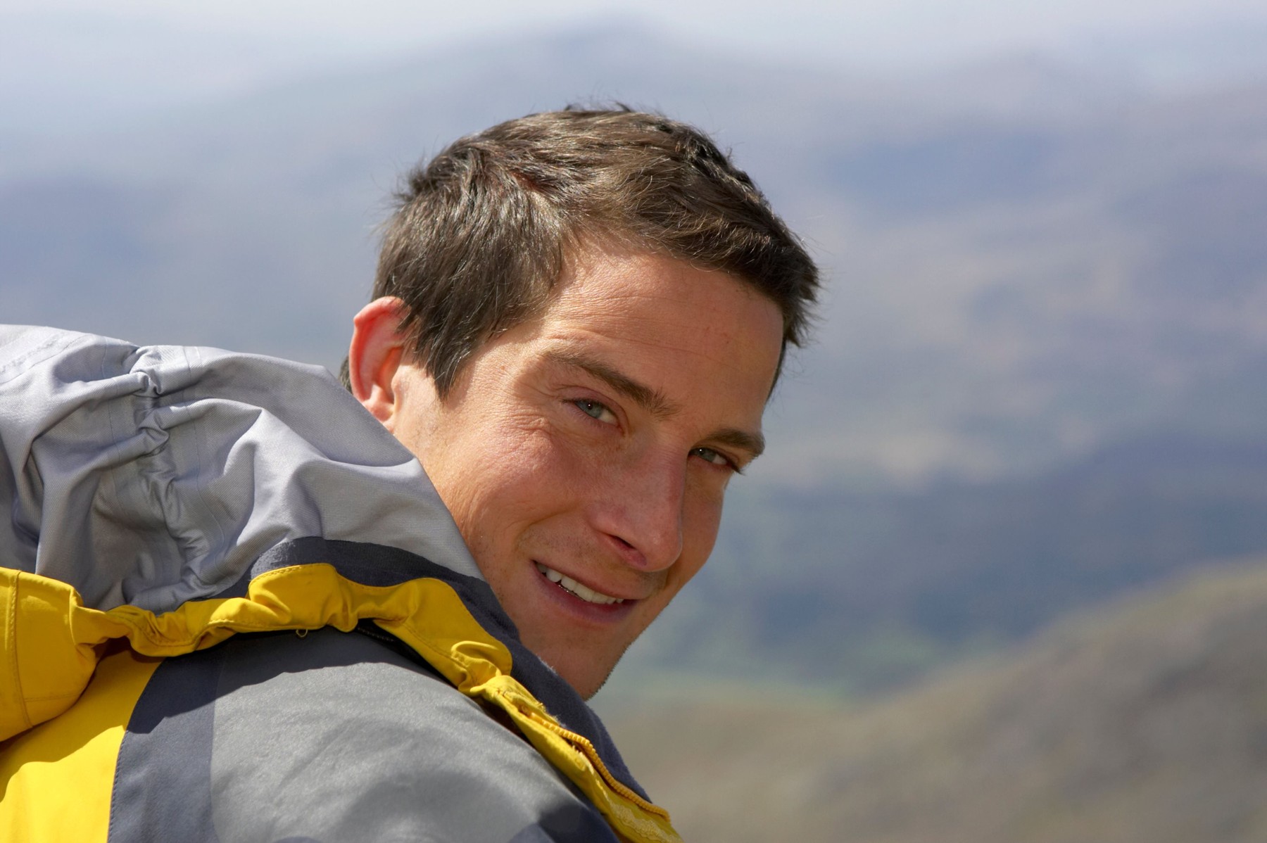 Explorer and ex-SAS soldier, Bear Grylls at the summit of Snowdon, the highest mountain in either England or Wales,Image: 7681752, License: Rights-managed, Restrictions: , Model Release: no, Credit line: Barrie Neil / Alamy / Alamy / Profimedia