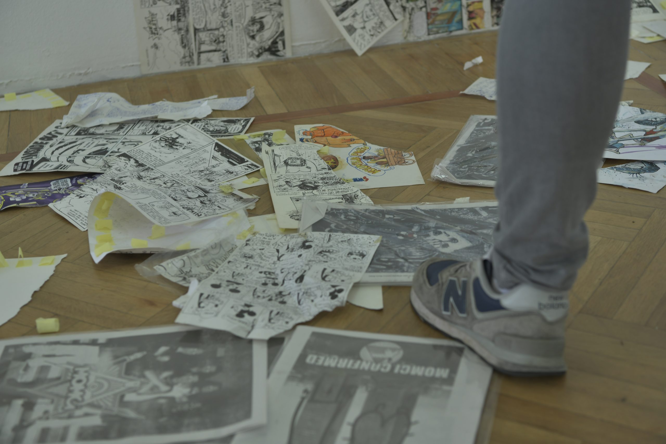 Beograd 14.10.2020. Izlozba karikatura u staroj kapetaniji, stara kapetanija, na koju su upali nacisti i pocepali radove i karikature, karikatura, cepanje, upad