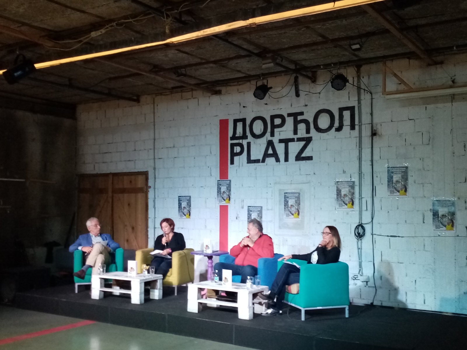 Novinar Srđan Škoro, promovisao je večeras u Dorćol Platz-u svoju novu knjigu "Pobuna"