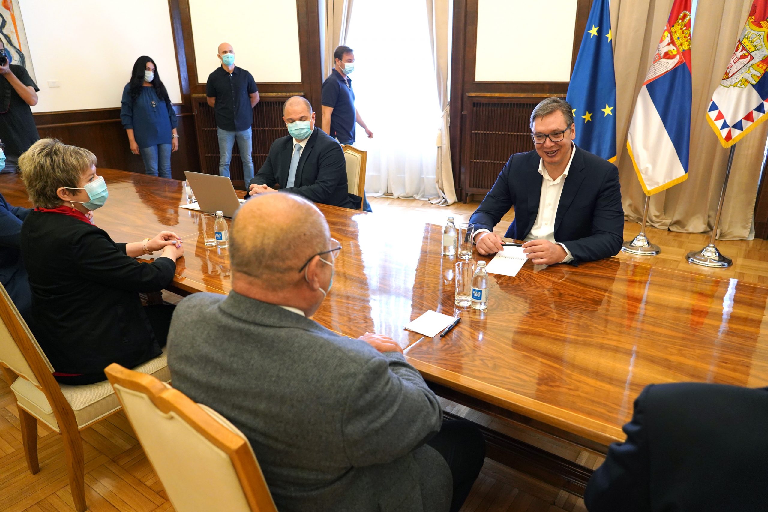Beograd, 15. jula 2020. - Predsednik Republike Srbije Aleksandar Vucic sastao se, povodom konsultacija za formiranje nove Vlade, sa predstavnicima izborne liste "Savez vojvodjanskih Madjara - Istvan Pastor".  FOTO TANJUG / DRAGAN KUJUNDZIC / an