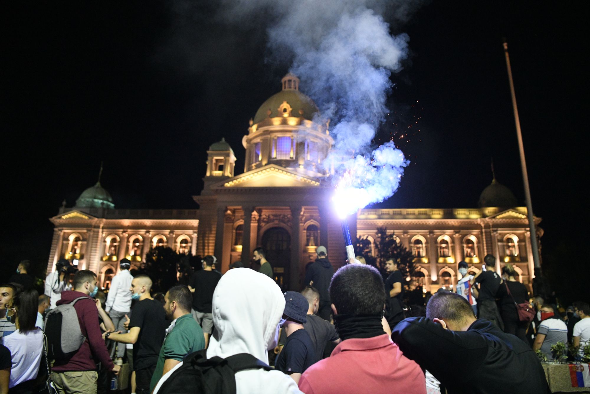 Beograd 09.07.2020. Baklja. Protest, treći dan, demonstracije, Skupština Srbije, sedenje, mirni protest, ne nasedaj, sedi Foto: Filip Krainčanić/Nova.rs