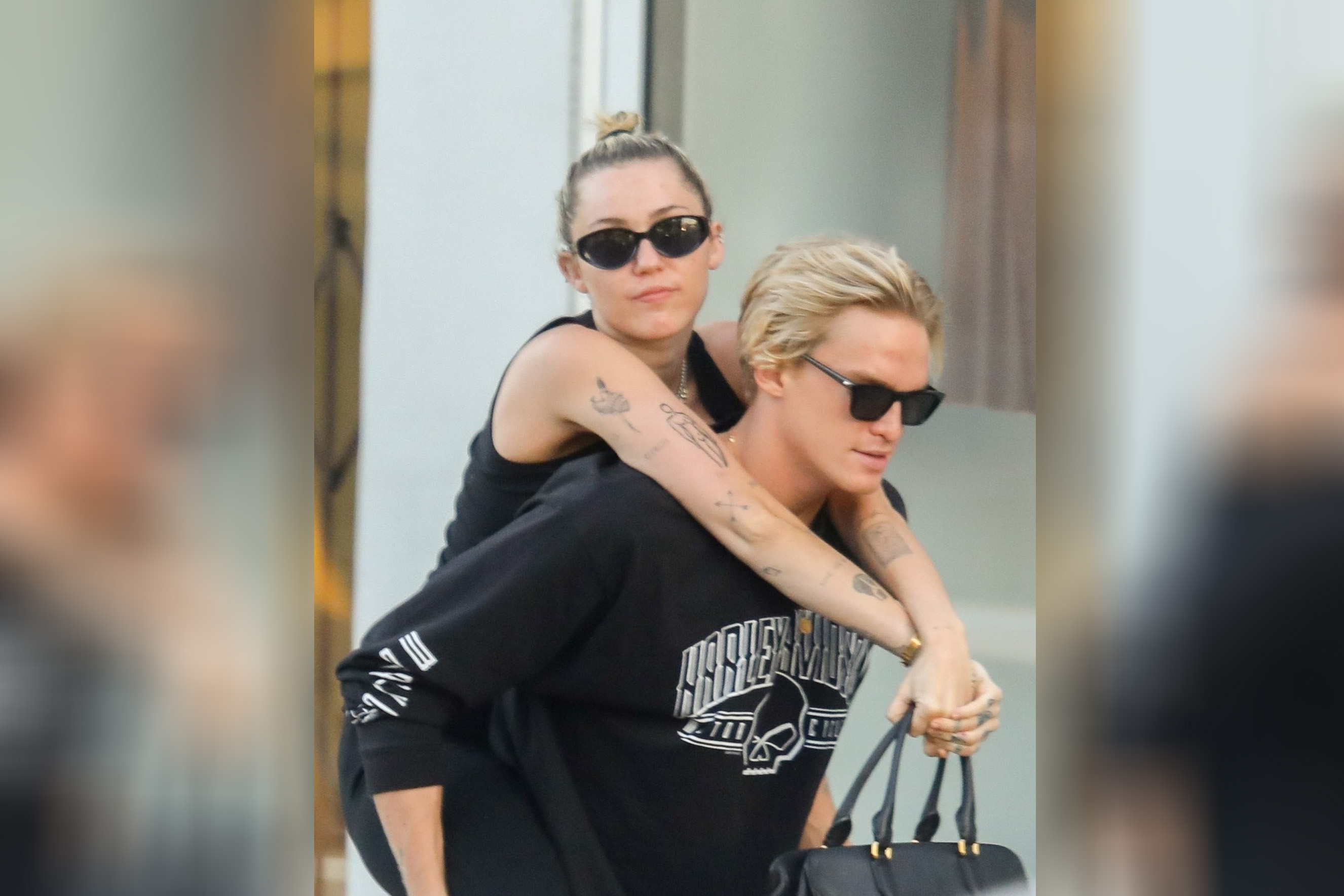 Majli Sajrus i Kodi Simpson, *EXCLUSIVE* Miley Cyrus gets a lift from her lover Cody Simpson after lunch in LA