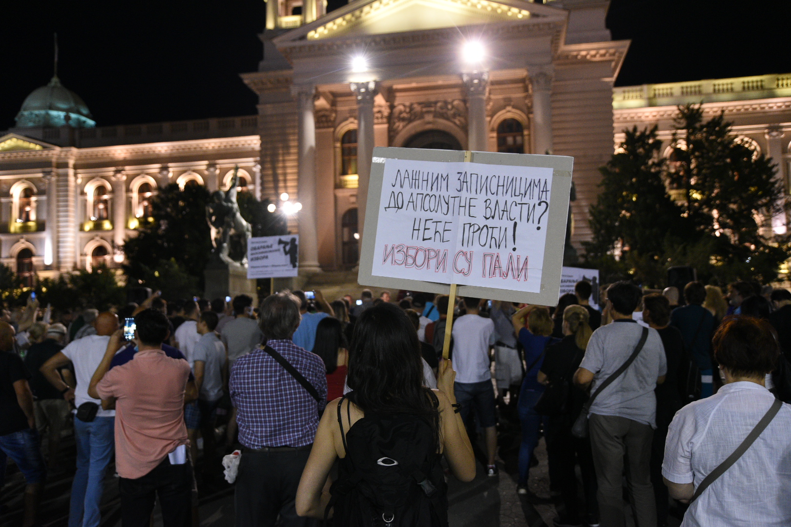 Beograd 02.08.2020. Transparent. Protest u organizaciji stranke Dosta je bilo, DJB, Saše Radulovića, ispred Skupštine Srbije, Skupština Srbije Foto: Dragan Mujan/Nova.rs