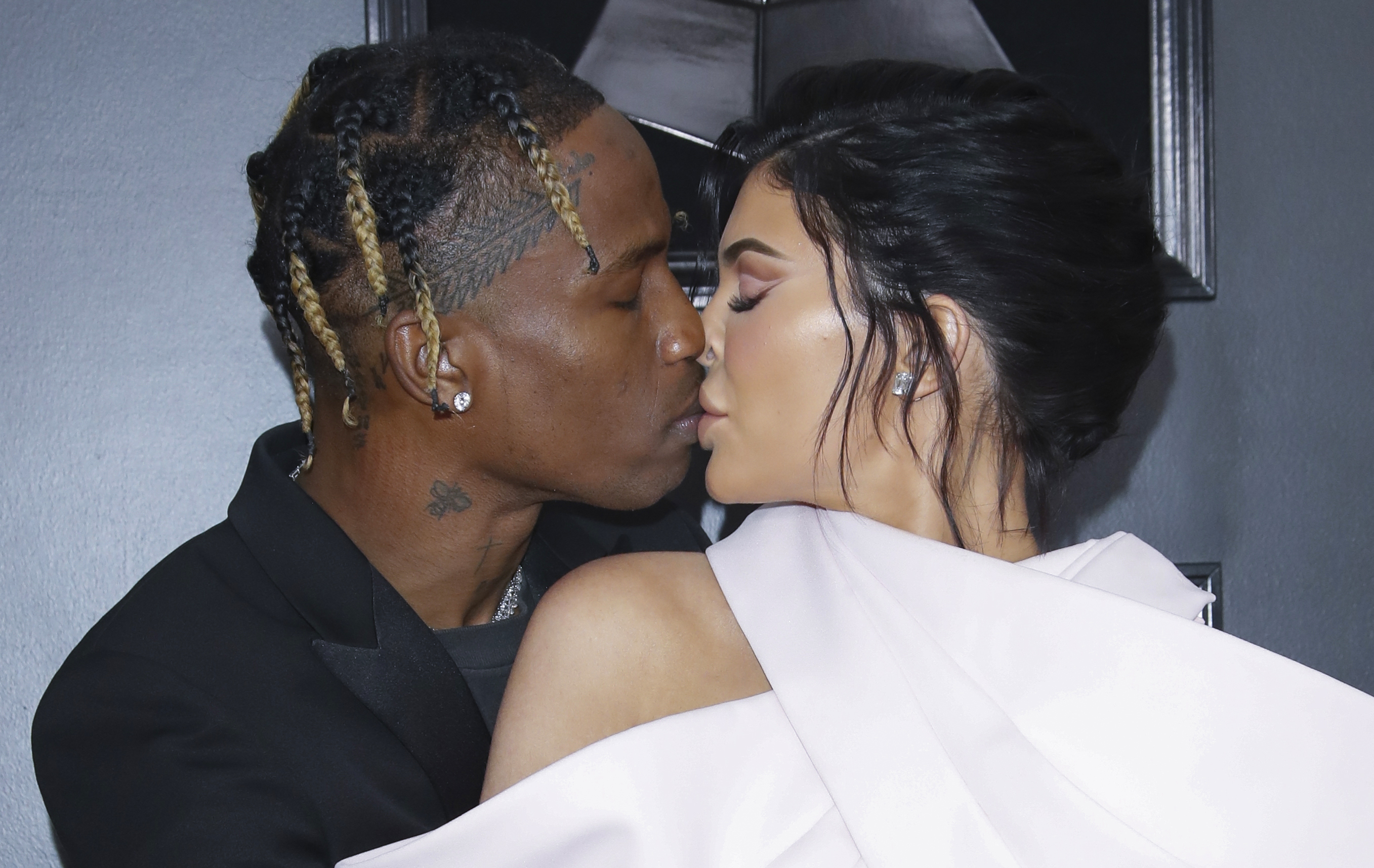 epa07361130 Travis Scott (L) and Kylie Jenner (R) arrive for the 61st annual Grammy Awards ceremony at the Staples Center in Los Angeles, California, USA, 10 February 2019.  EPA-EFE/NINA PROMMER