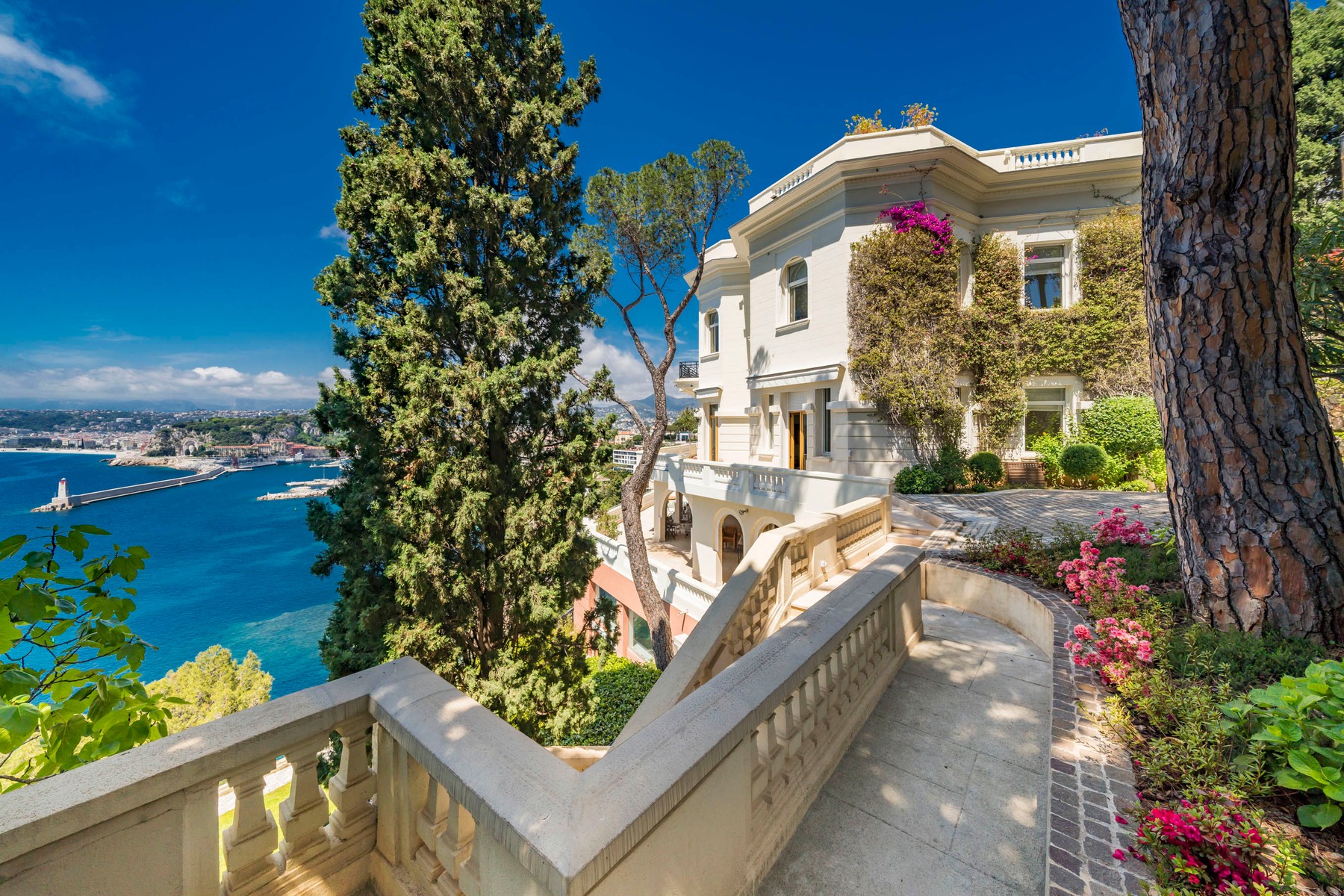 Sir Sean Connery's former home in Nice, France is up for sale for €30 million (US$34 million).