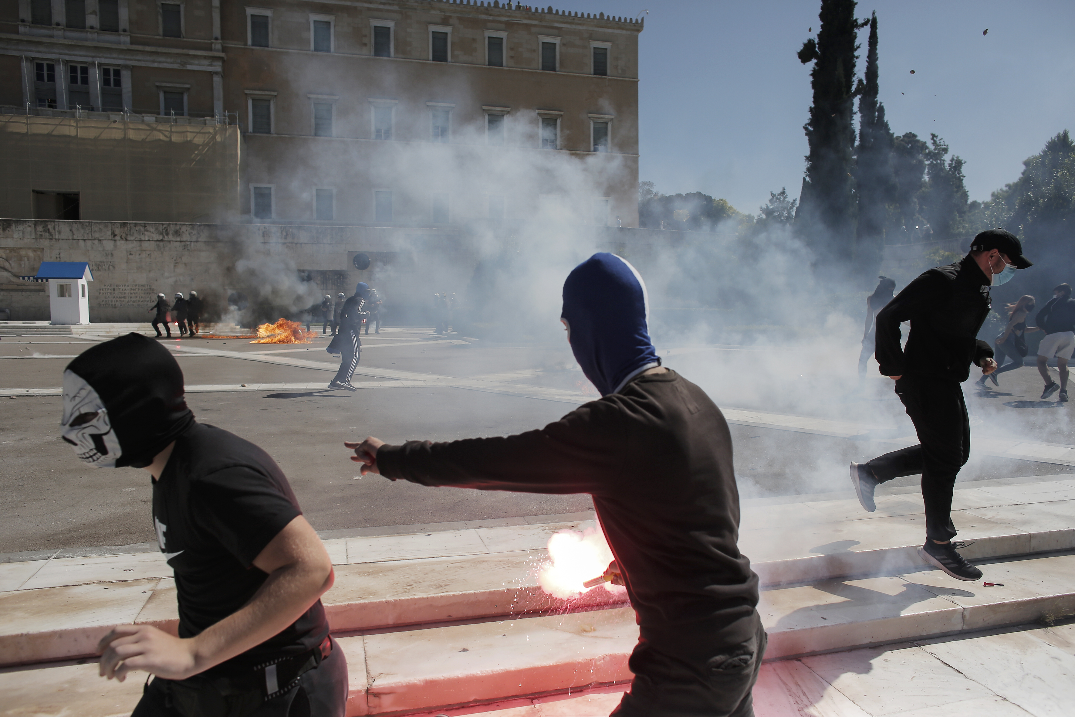 Atina, protest srednjoškolaca, Students rally downtown Athens demanding safe operation of schools