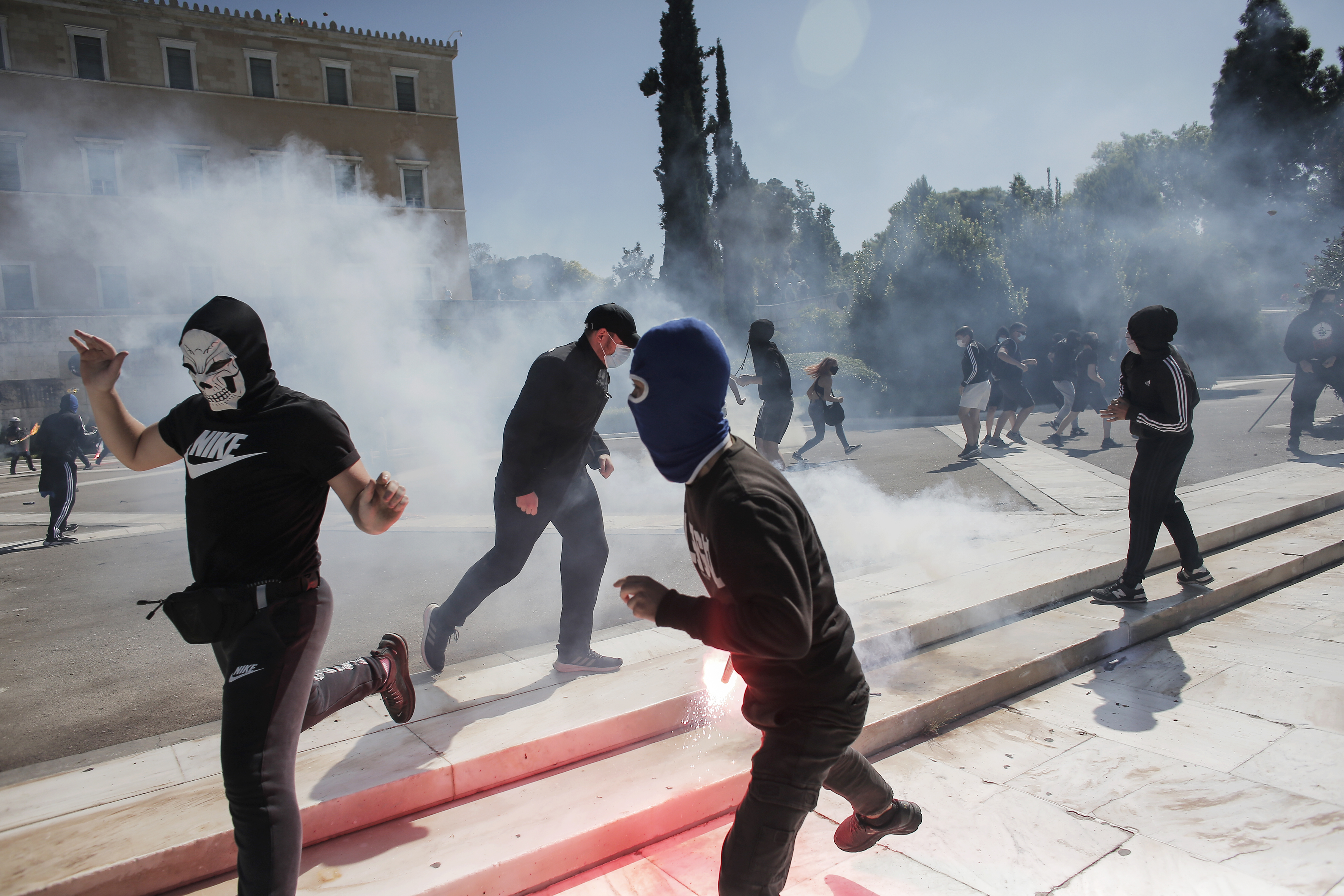 Atina, protest srednjoškolaca, Students rally downtown Athens demanding safe operation of schools