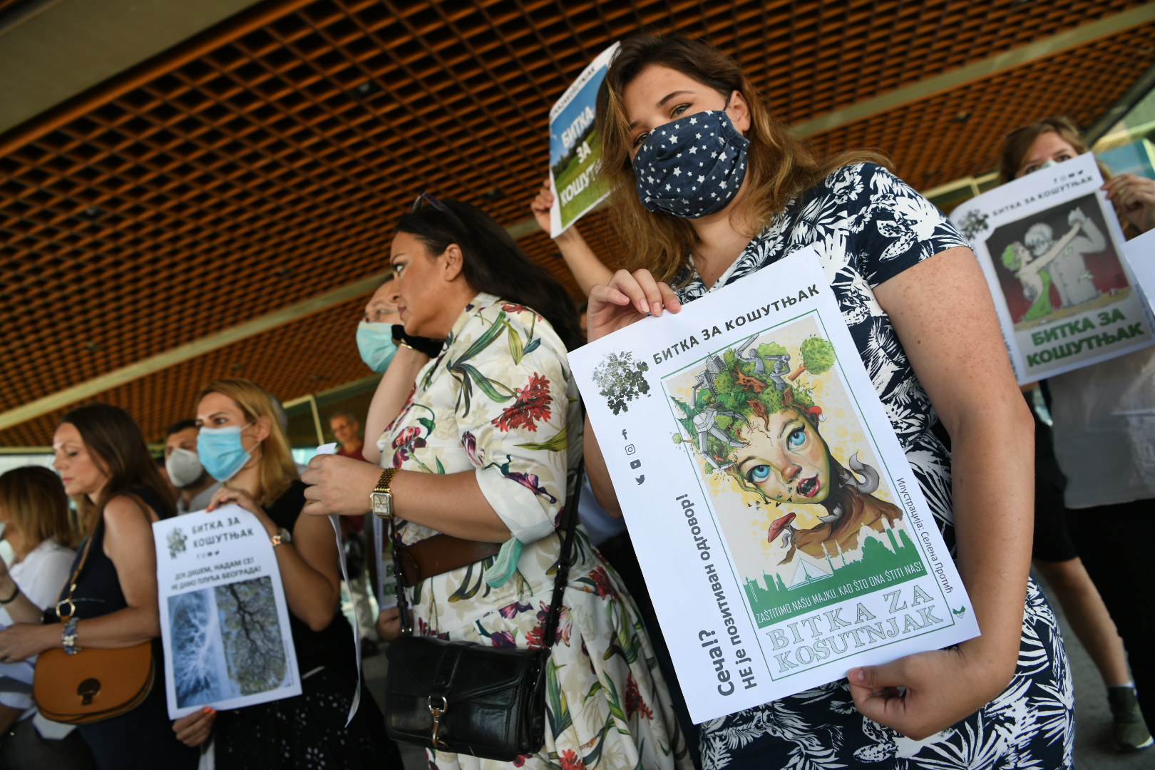 Beograd 30. jul 2020. Protest ispred Sava Centra uoci zasedanja Skupstine grada Beograda, Odbranimo Kosutnjak Foto:Vesna Lalić/Nova.rs