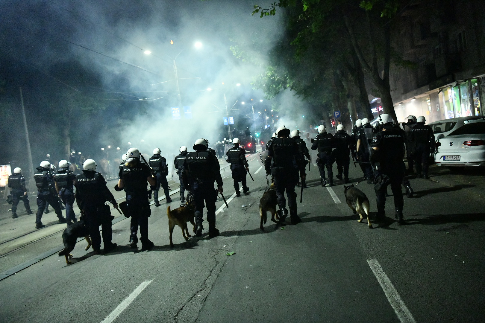 Beograd, 07.07.2020. Skupština, Protest protiv Vučića i policijskog časa Foto: Vladislav Mitić/Nova.rs
