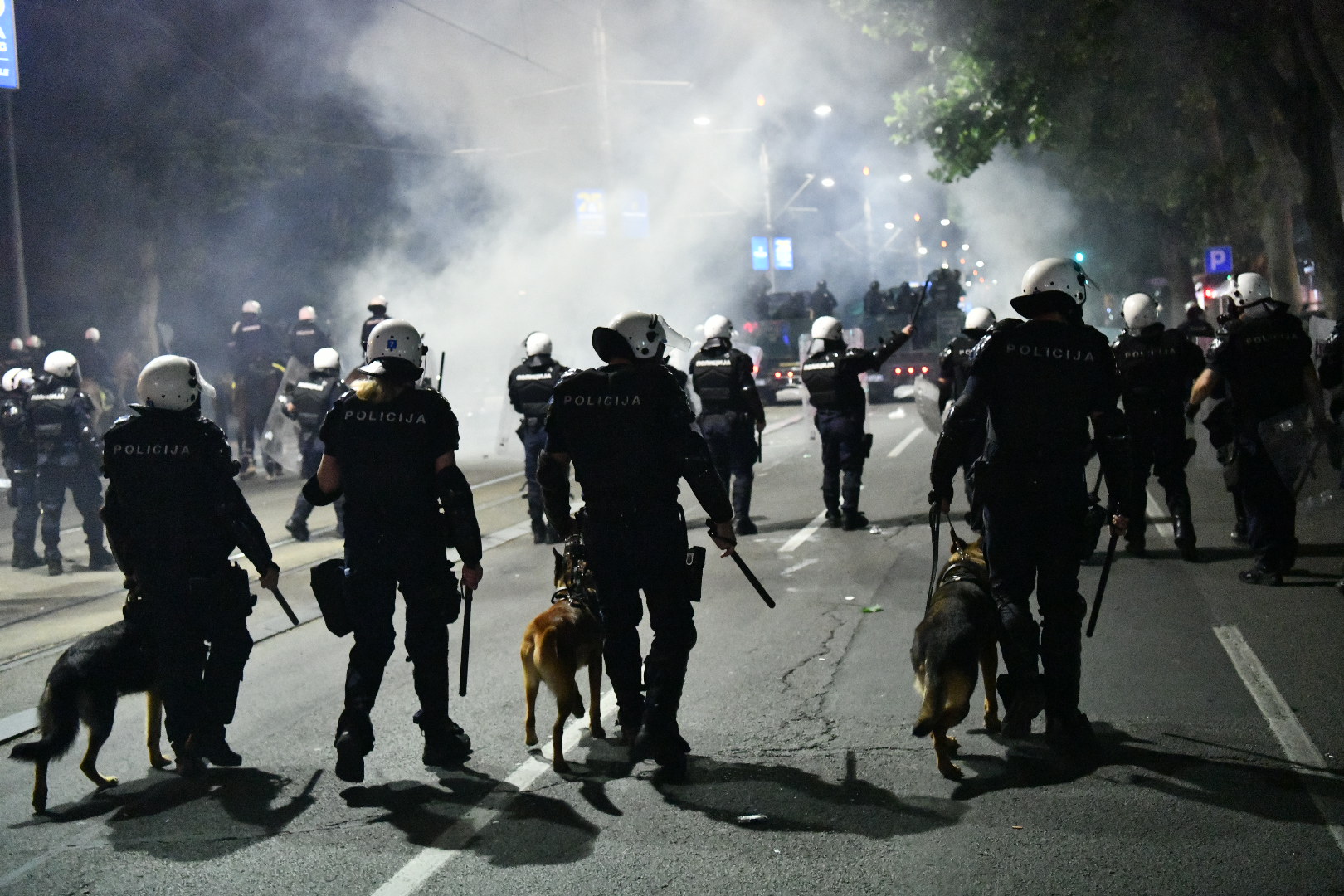 Beograd, 07.07.2020. Skupština, Protest protiv Vučića i policijskog časa Foto: Vladislav Mitić/Nova.rs