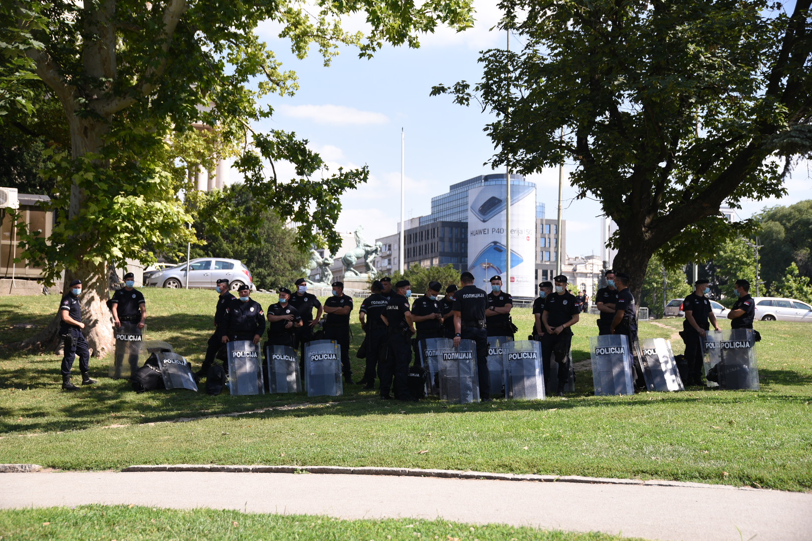 Beograd 08.07.2020. Policija, Skupština Srbije, park, okupljanje policije oko doma Narodne skupštine, drugi dan demonstracija Foto: Dragan Mujan/Nova.rs
