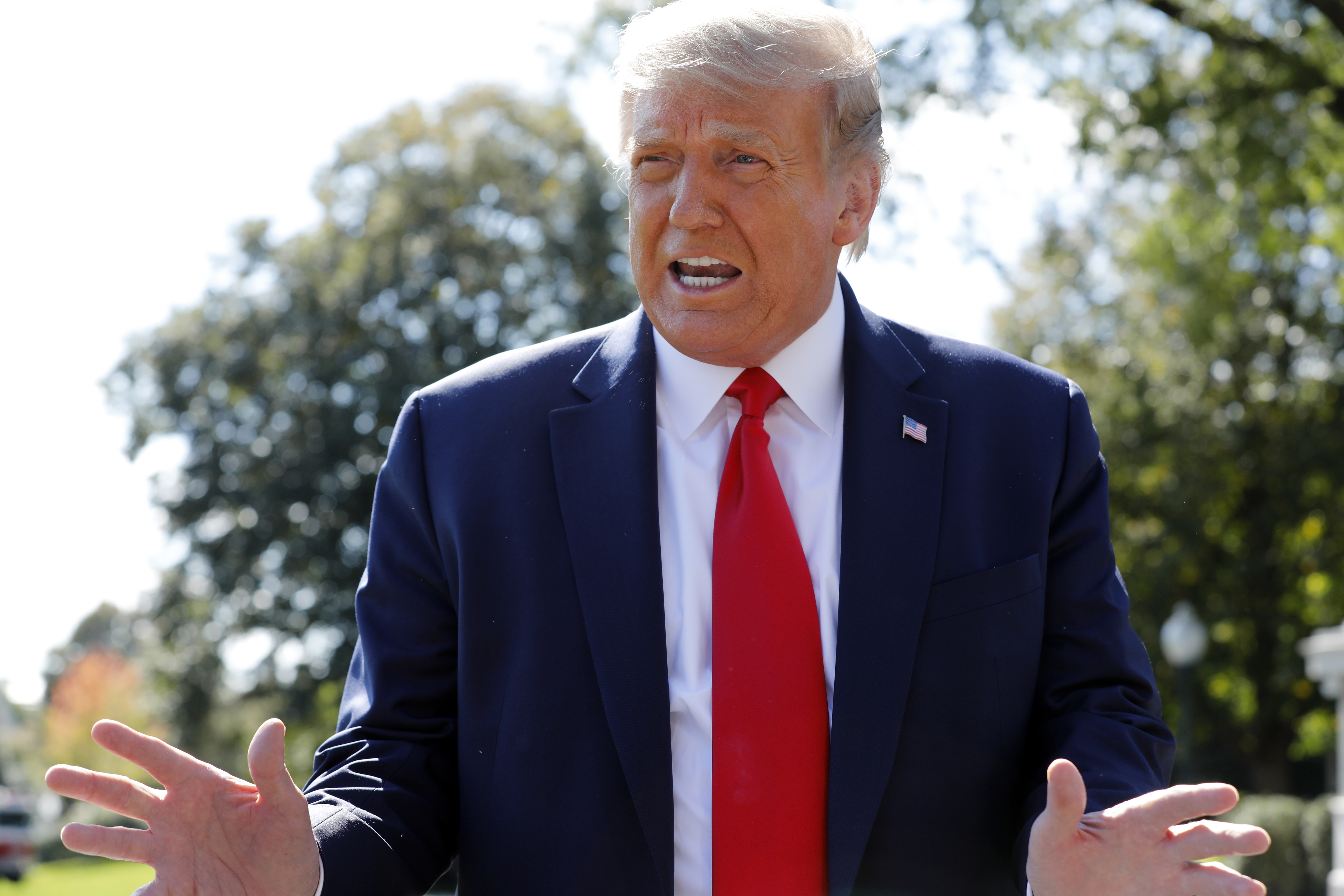 epa08709845 US President Donald J. Trump talks to the media on the South Lawn of the White House in Washington, DC, USA, 30 September 2020, before his departure for campaign travel to Duluth, Minnesota.  EPA-EFE/Yuri Gripas / POOL