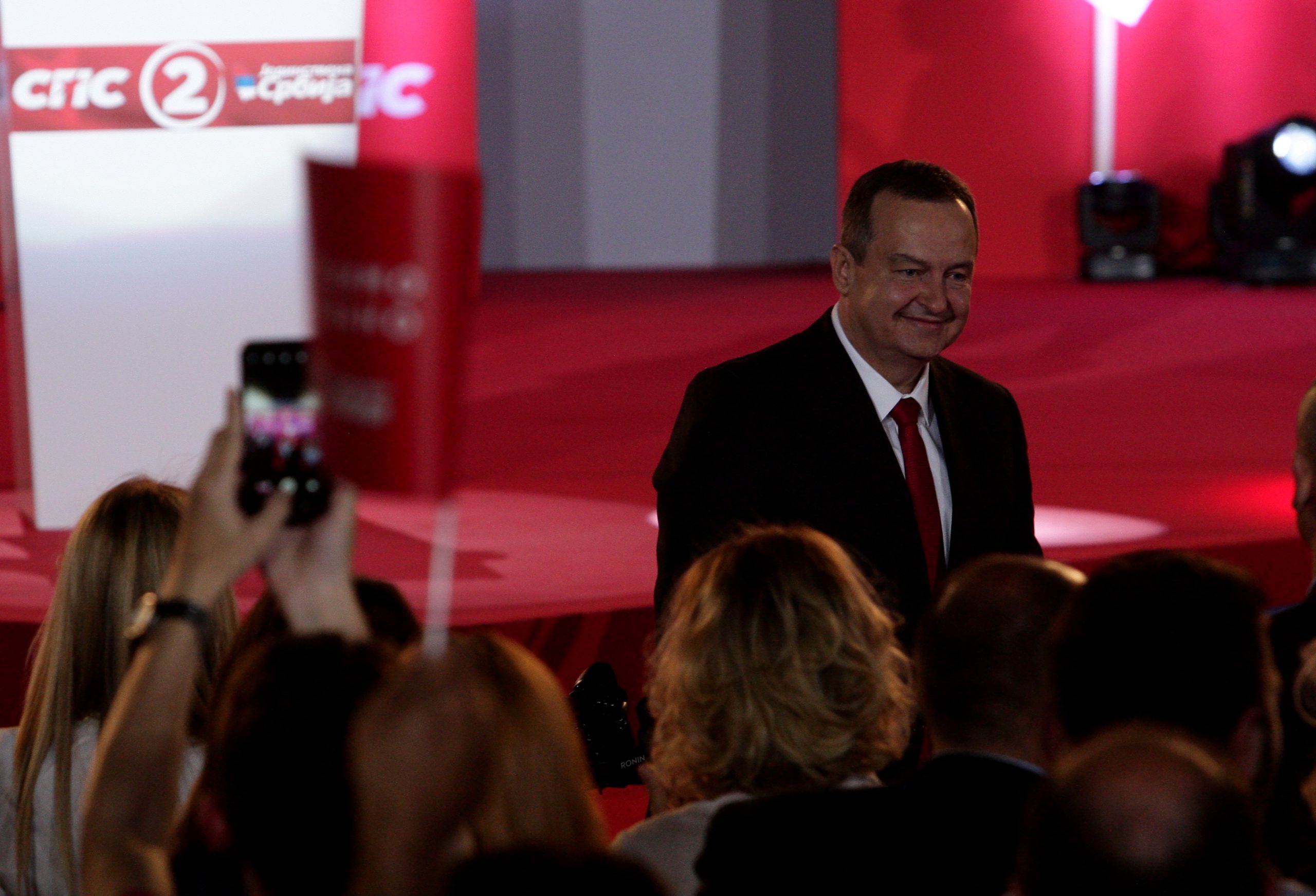 Beograd, 7. juna 2020. - Predsednik SPS Ivica Dacic obratio se prisutnim gradjanima na centralnoj predizbornoj konvenciji liste SPS-JS na beogradskom stadionu Tasmajdan. FOTO TANJUG / TARA RADOVANOVIC / an