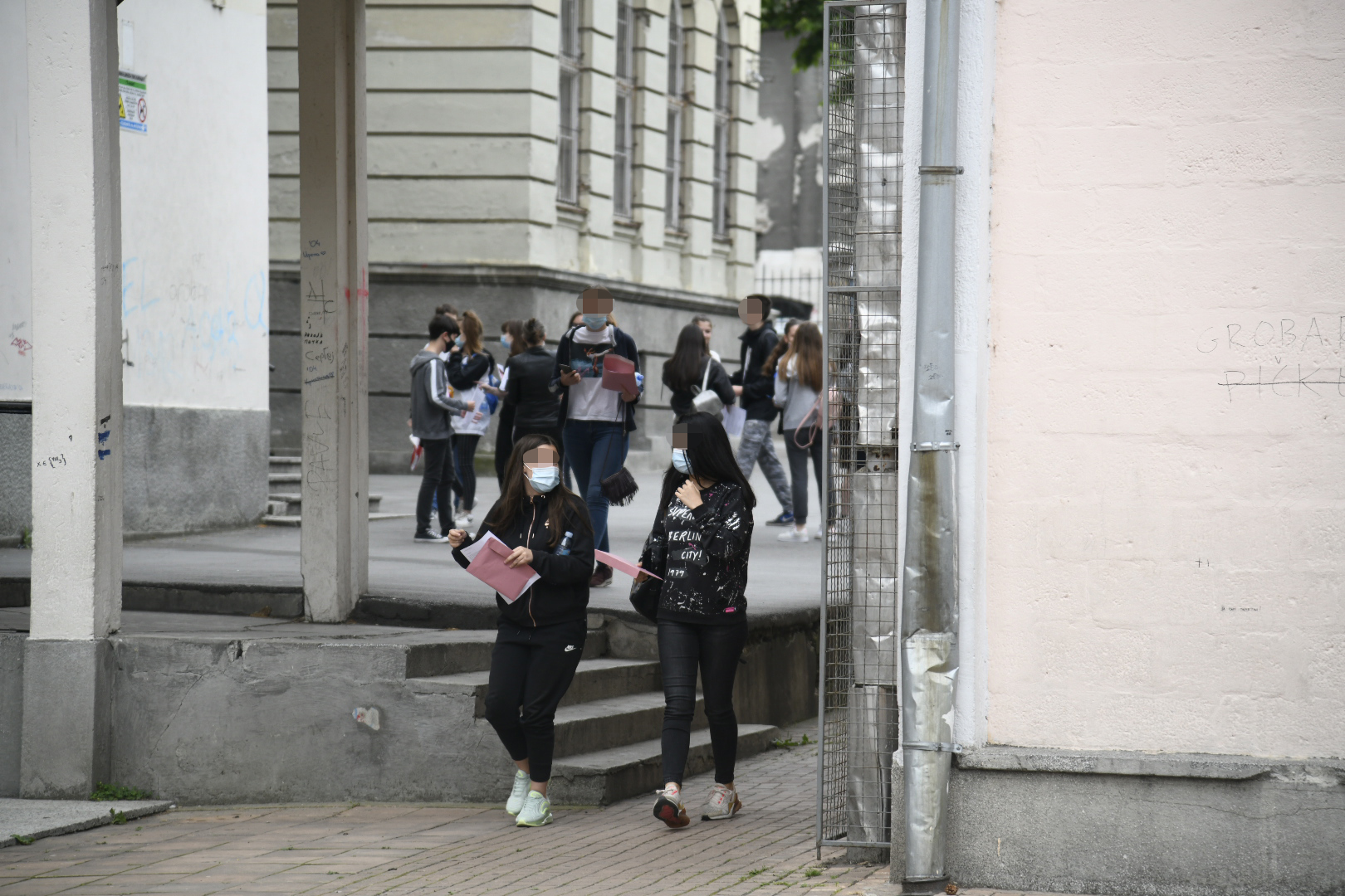 Beograd 17.06.2020. Mala matura, polganje male mature, Osnovna škola Vuk Karadžić, OŠ Vuk Karadžić, deca, djaci, đaci Foto: Nemanja Jovanović/Nova.rs